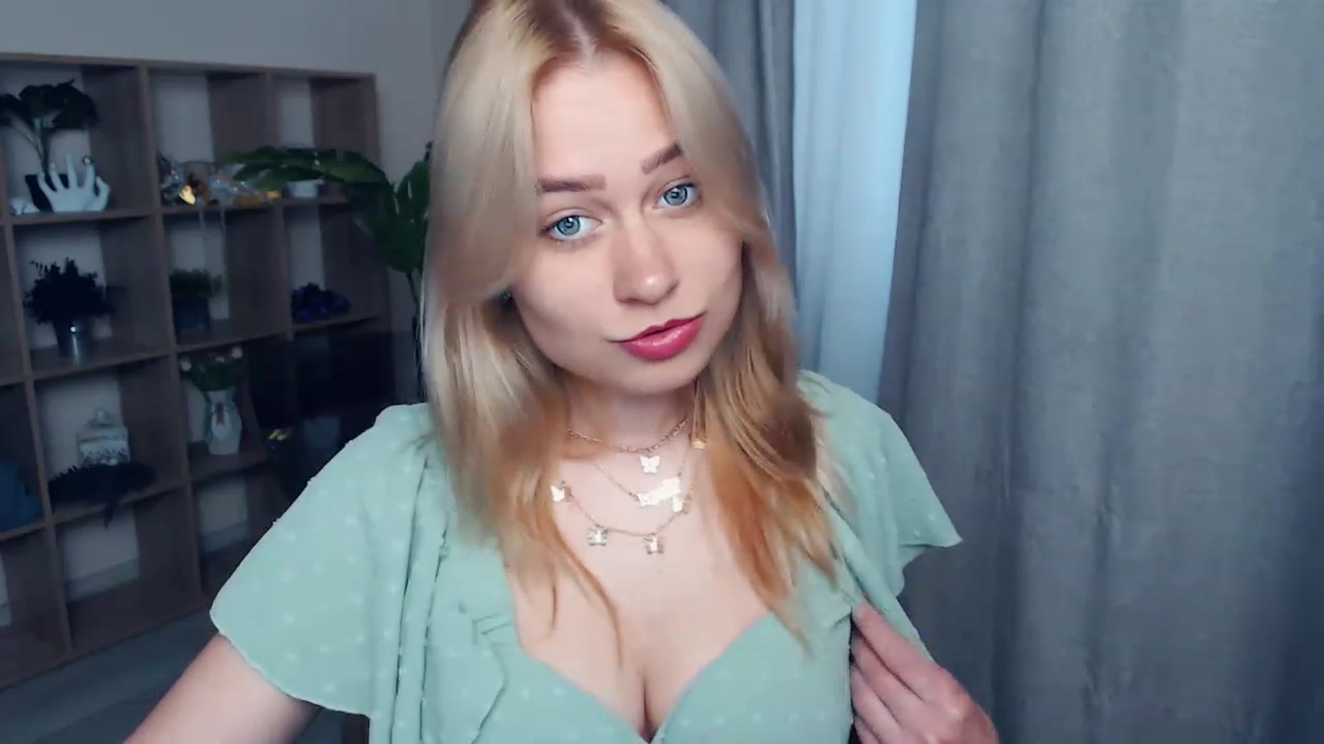 Gallery image thumbnail from Kukla_kolduna's myfreecams stream on, 06/10/2023, 15:34 image 14 of 20