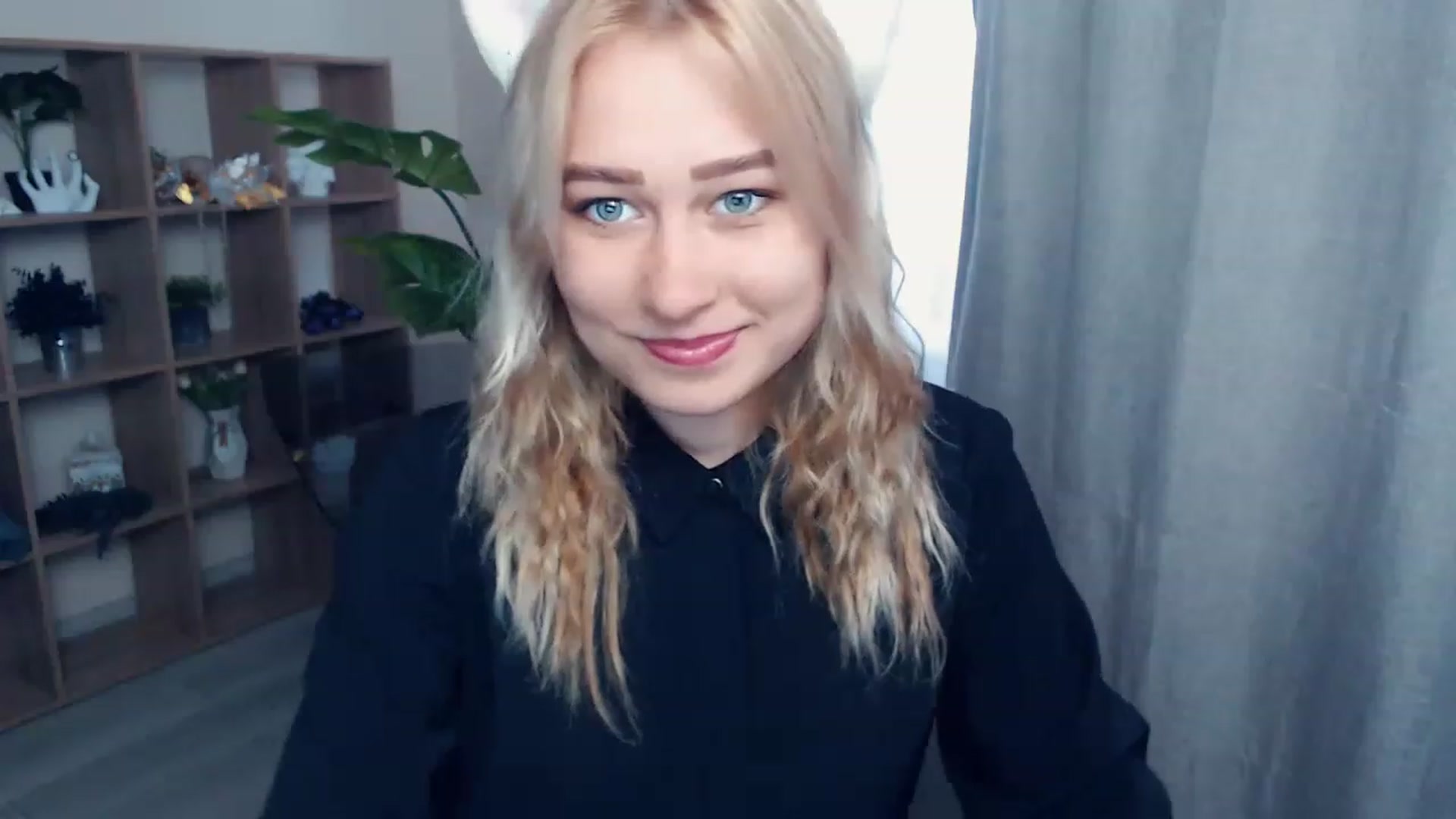 Gallery image thumbnail from Kukla_kolduna's myfreecams stream on, 06/11/2023, 14:39 image 8 of 20