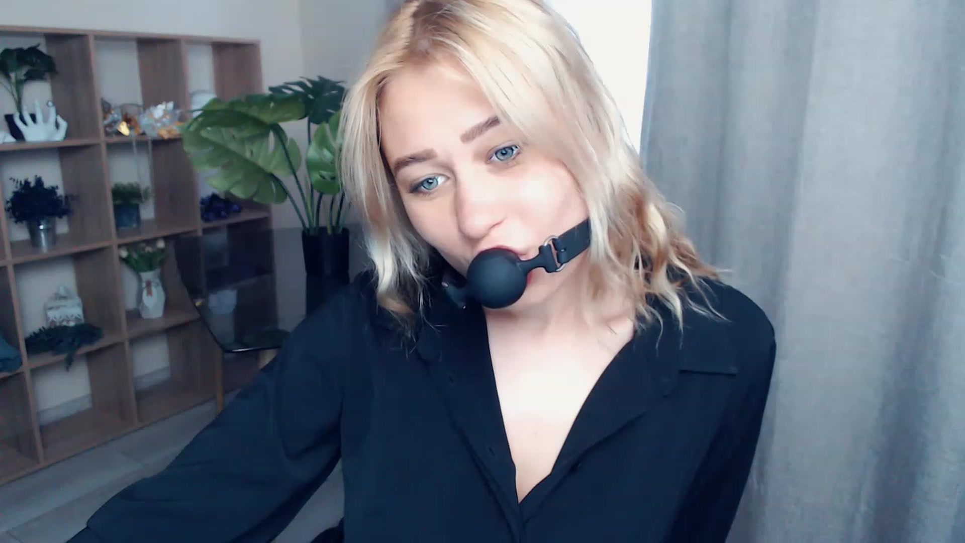 Gallery image thumbnail from Kukla_kolduna's myfreecams stream on, 06/11/2023, 14:39 image 18 of 20