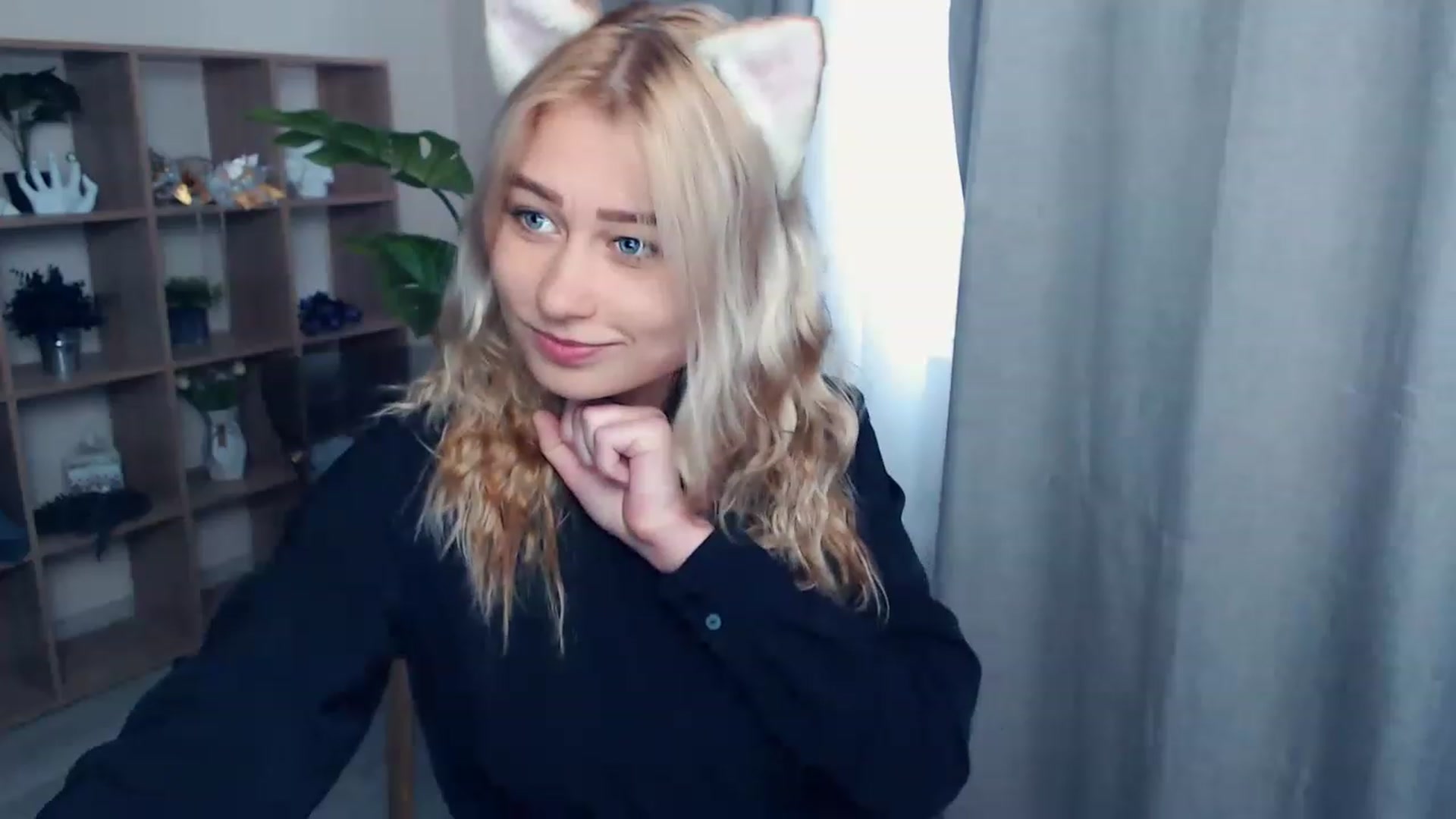 Gallery image thumbnail from Kukla_kolduna's myfreecams stream on, 06/11/2023, 14:39 image 6 of 20