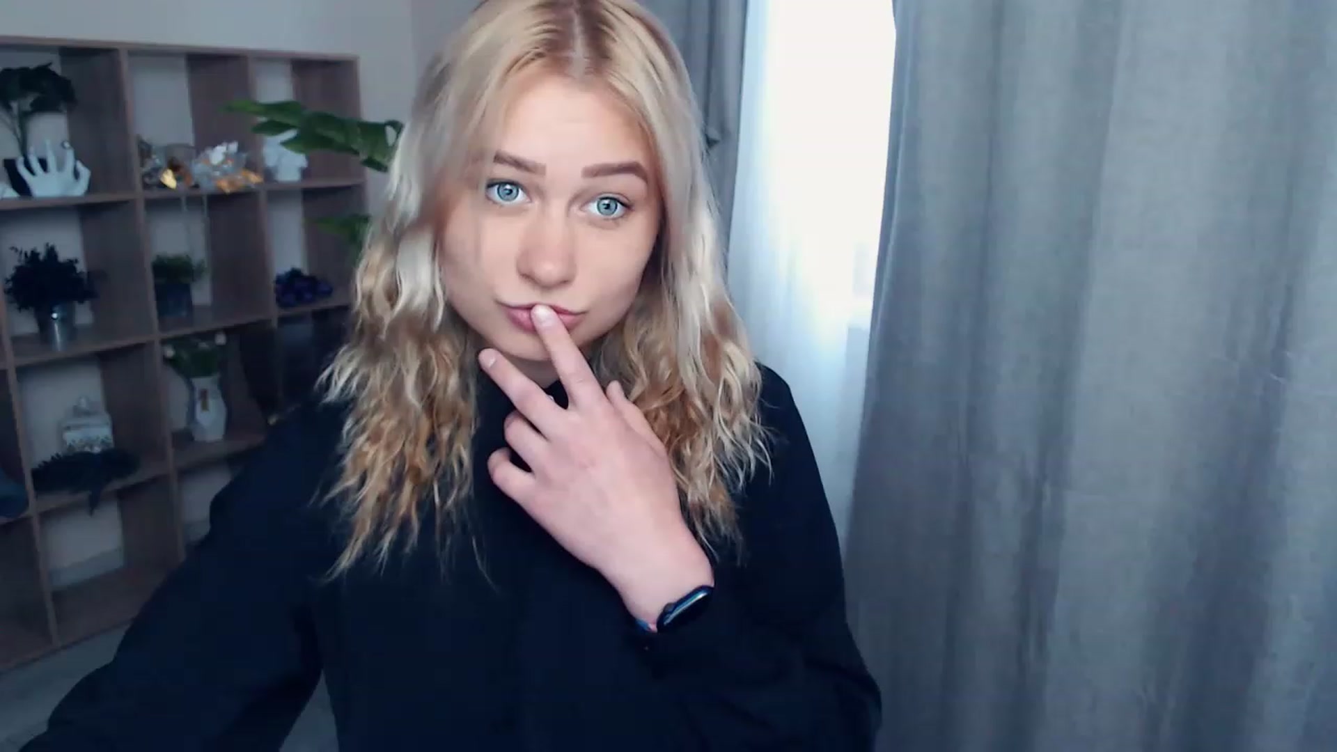 Gallery image thumbnail from Kukla_kolduna's myfreecams stream on, 06/11/2023, 14:39 image 11 of 20