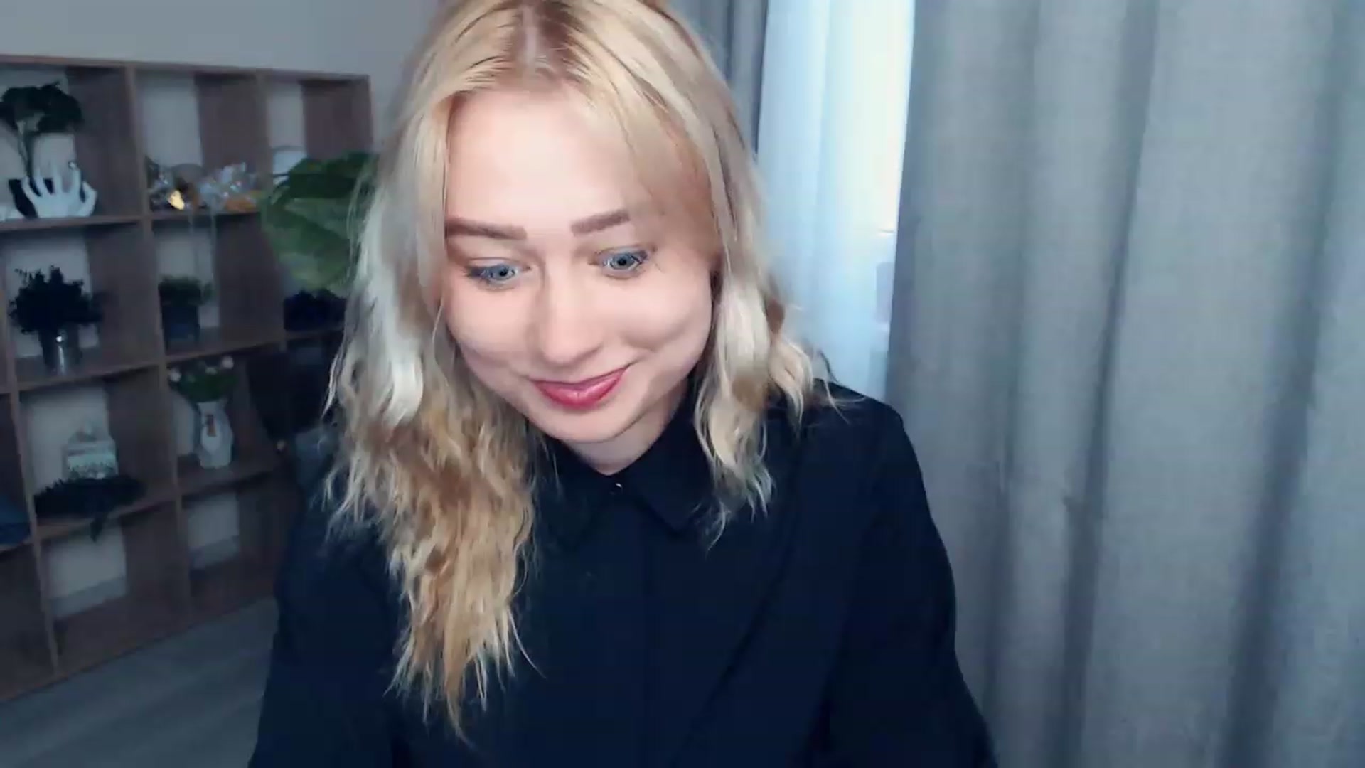Gallery image thumbnail from Kukla_kolduna's myfreecams stream on, 06/11/2023, 16:24 image 16 of 20