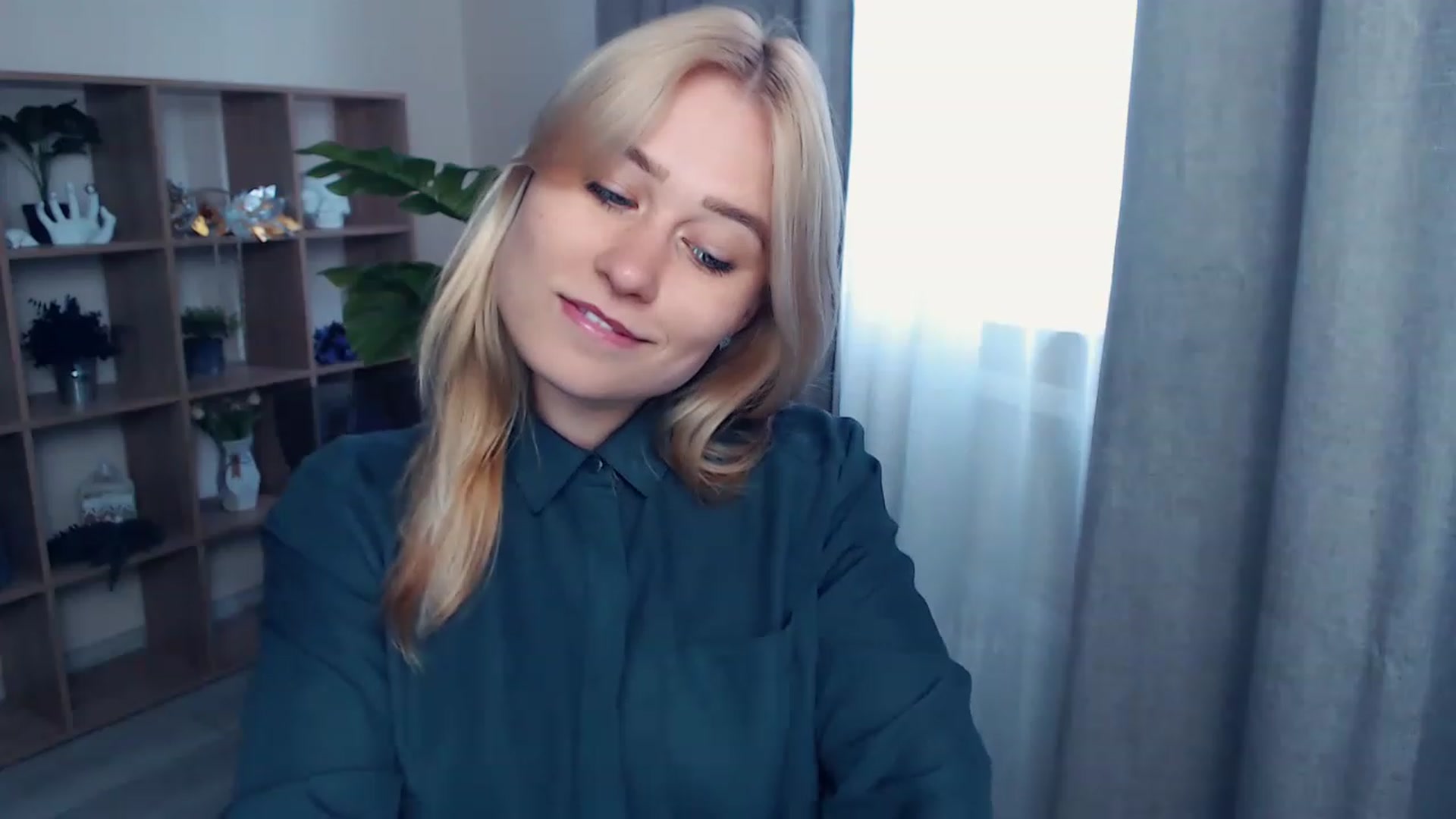 Gallery image thumbnail from Kukla_kolduna's myfreecams stream on, 06/12/2023, 15:21 image 7 of 20