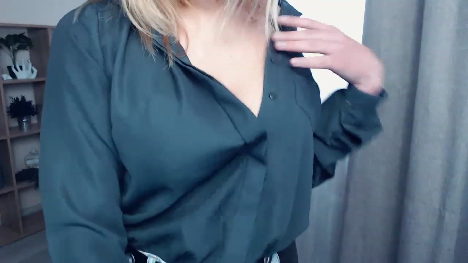 Gallery image thumbnail from Kukla_kolduna's myfreecams stream on, 06/12/2023, 15:21 image 16 of 20