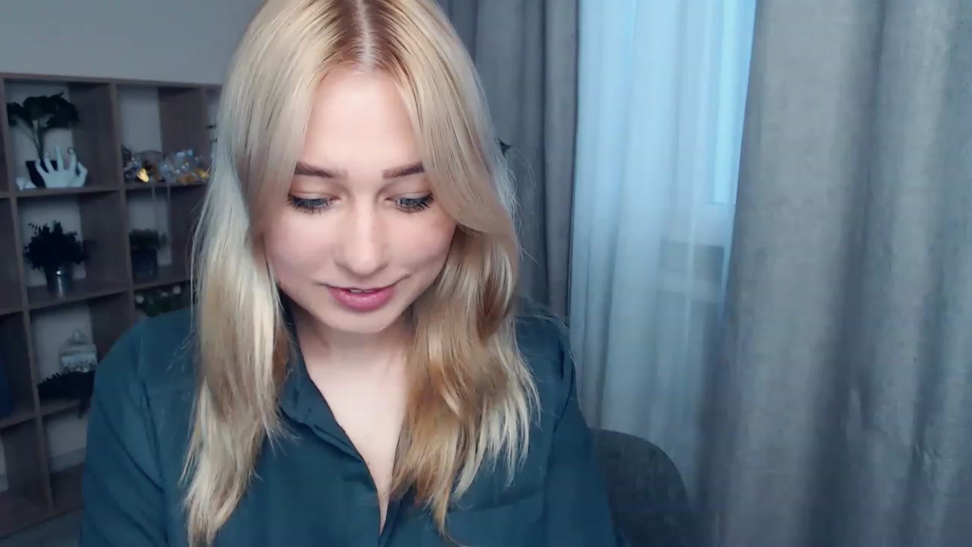 Gallery image thumbnail from Kukla_kolduna's myfreecams stream on, 06/12/2023, 17:15 image 15 of 20