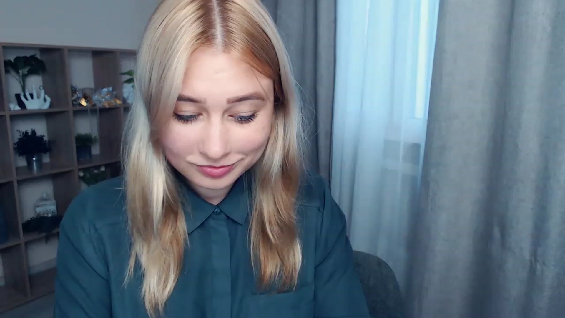 Gallery image thumbnail from Kukla_kolduna's myfreecams stream on, 06/12/2023, 17:15 image 12 of 20