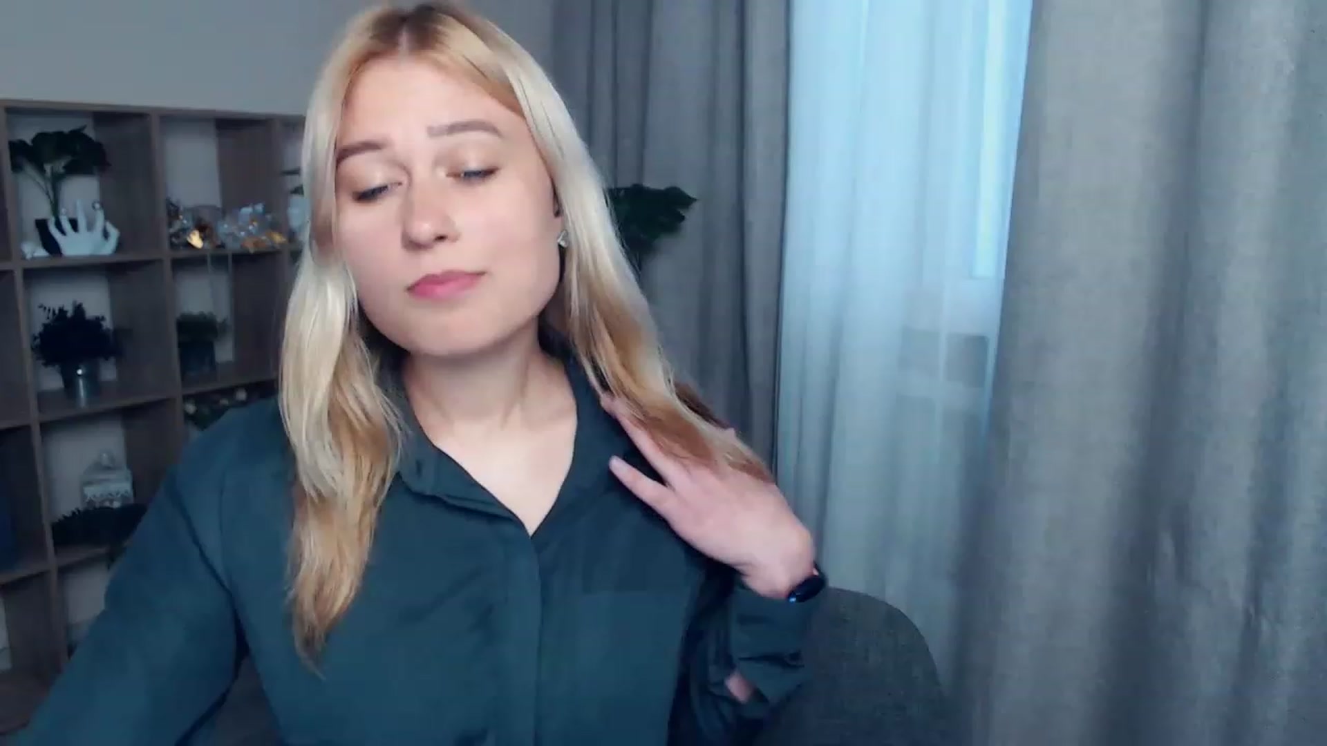 Gallery image thumbnail from Kukla_kolduna's myfreecams stream on, 06/12/2023, 17:15 image 14 of 20
