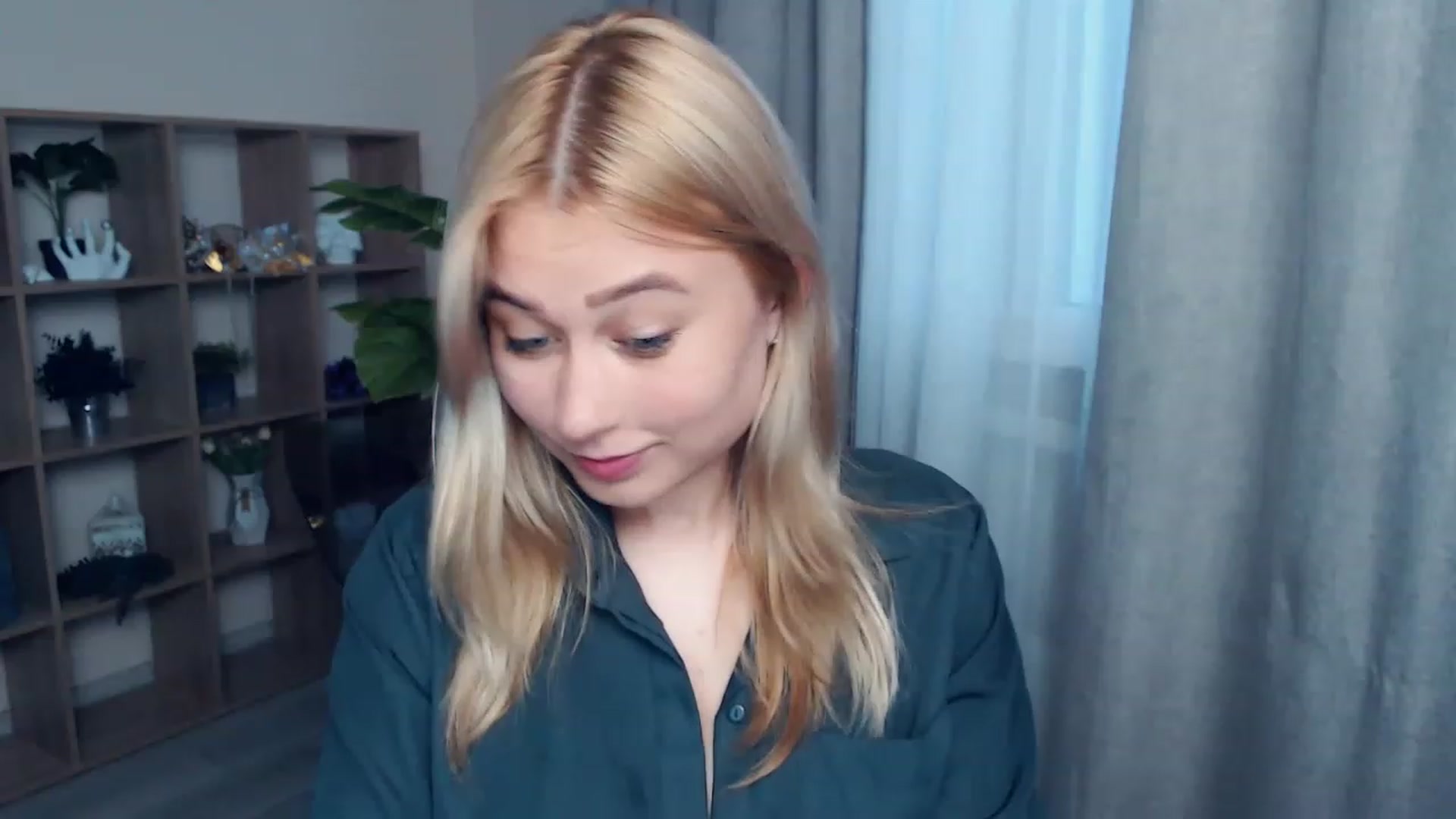 Gallery image thumbnail from Kukla_kolduna's myfreecams stream on, 06/12/2023, 17:15 image 18 of 20
