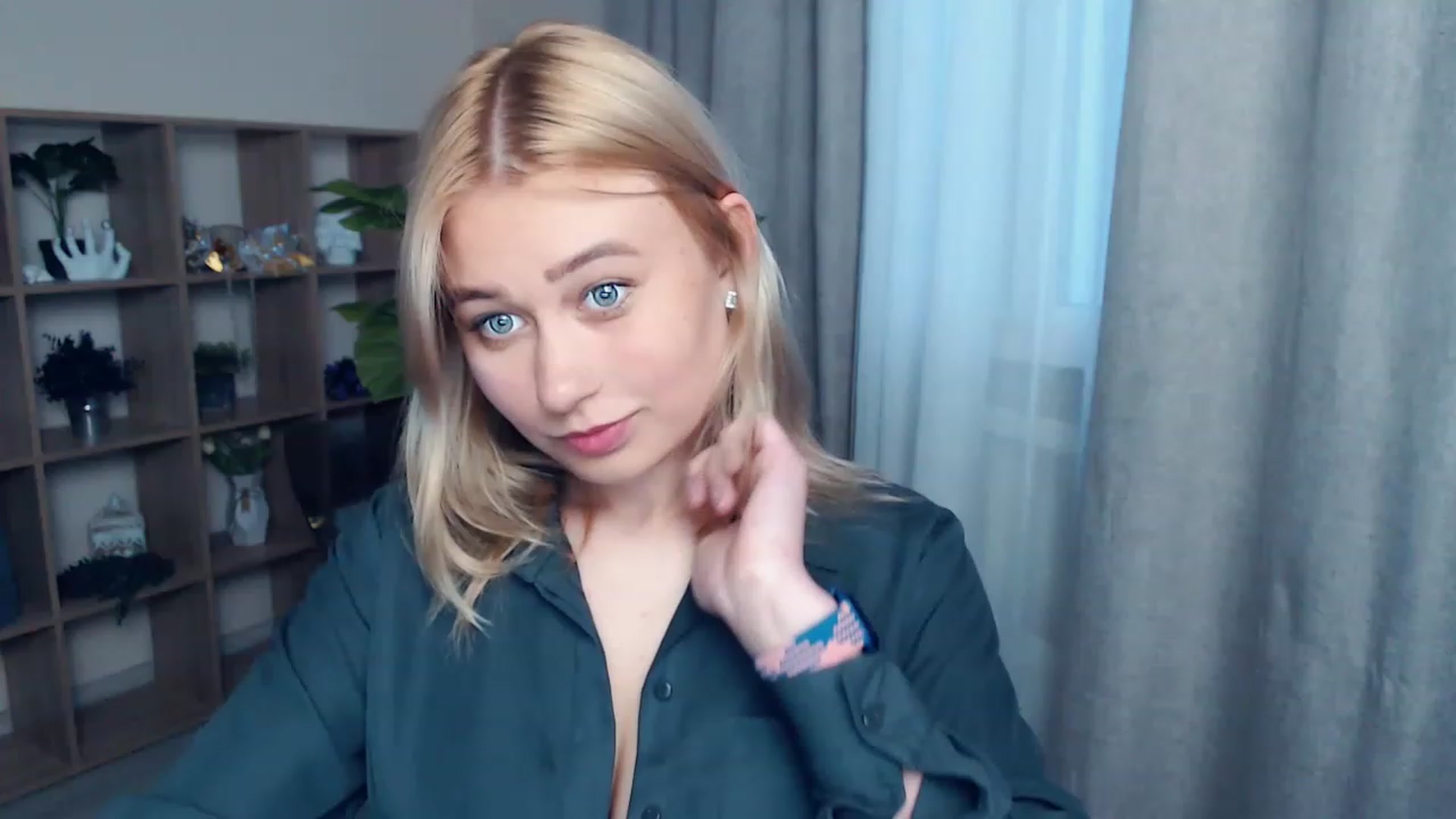 Gallery image thumbnail from Kukla_kolduna's myfreecams stream on, 06/12/2023, 17:15 image 20 of 20