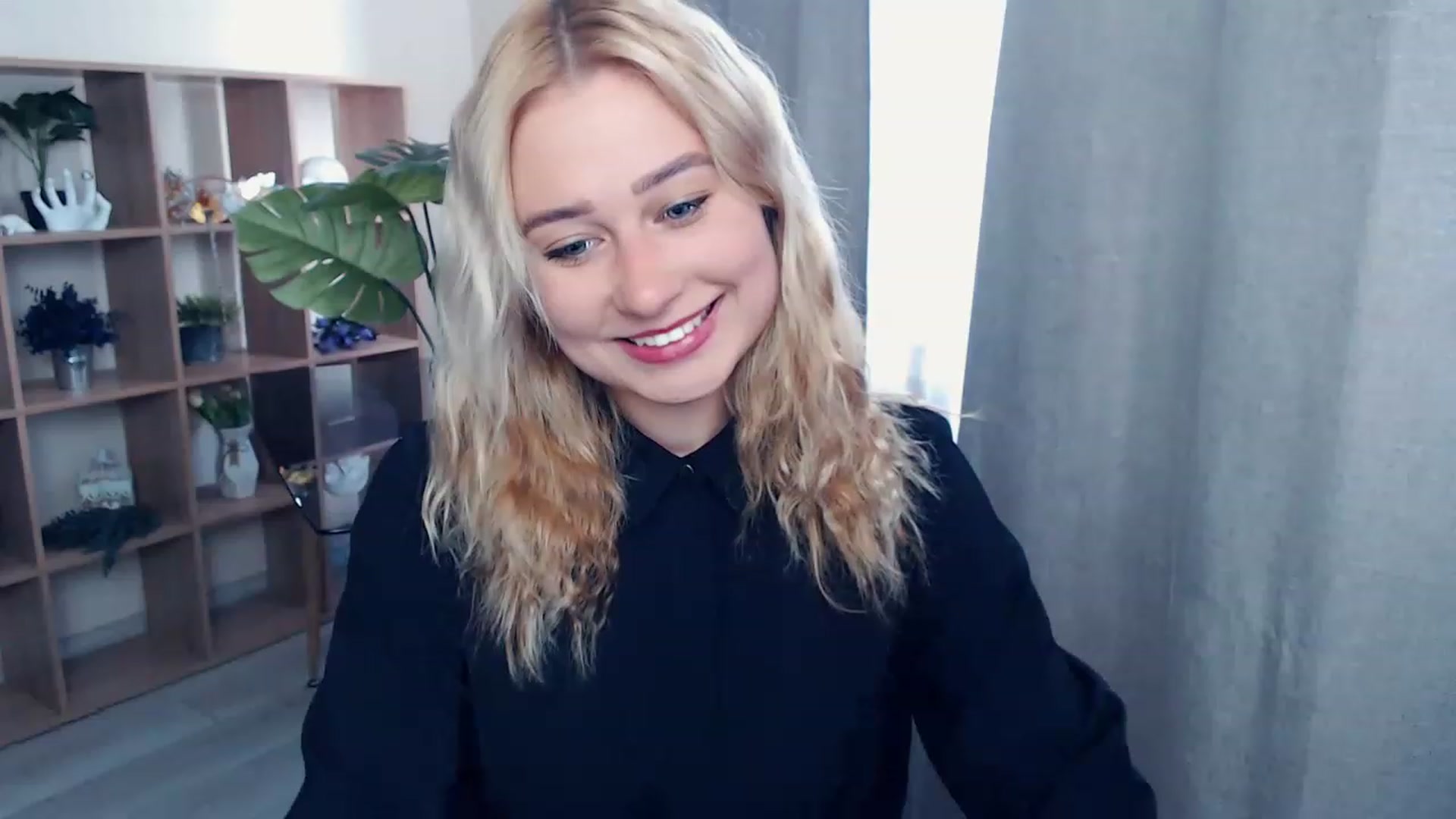 Gallery image thumbnail from Kukla_kolduna's myfreecams stream on, 06/15/2023, 15:11 image 7 of 20