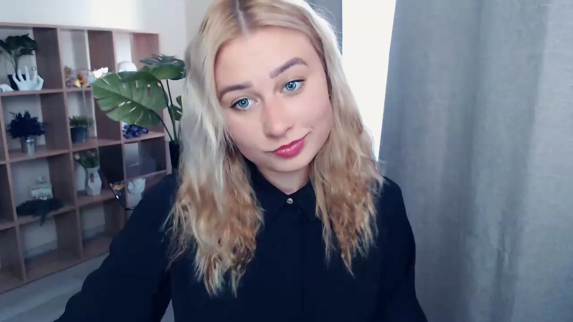 Gallery image thumbnail from Kukla_kolduna's myfreecams stream on, 06/15/2023, 15:11 image 3 of 20