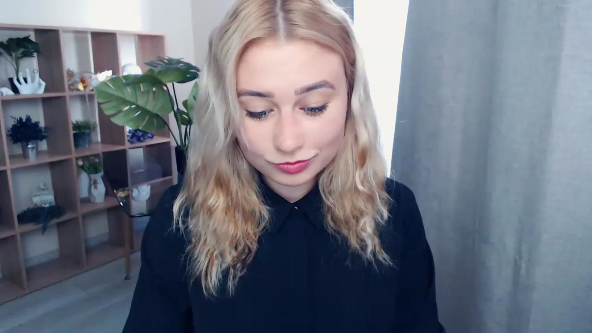 Gallery image thumbnail from Kukla_kolduna's myfreecams stream on, 06/15/2023, 15:11 image 6 of 20