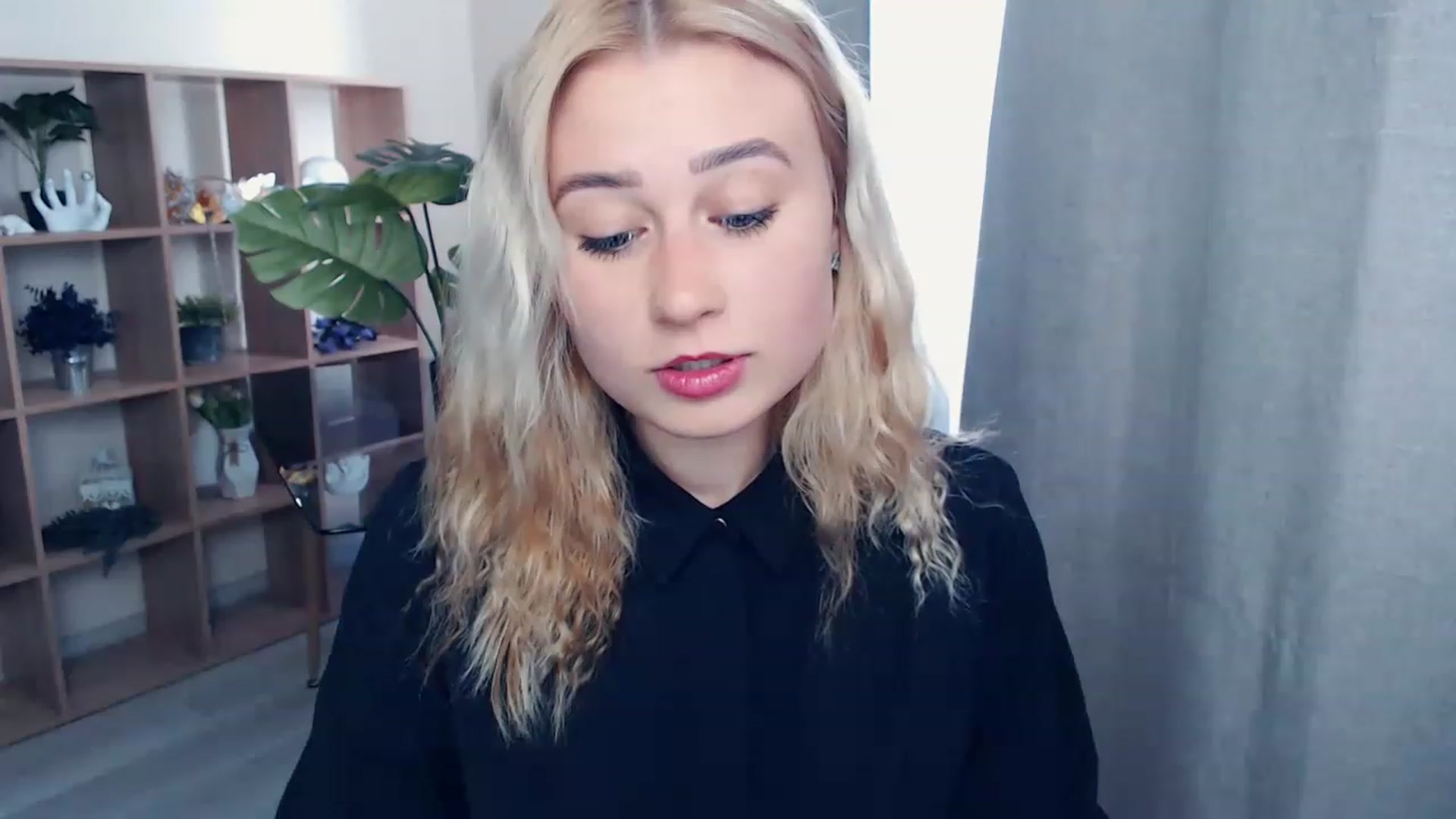 Gallery image thumbnail from Kukla_kolduna's myfreecams stream on, 06/15/2023, 15:11 image 4 of 20