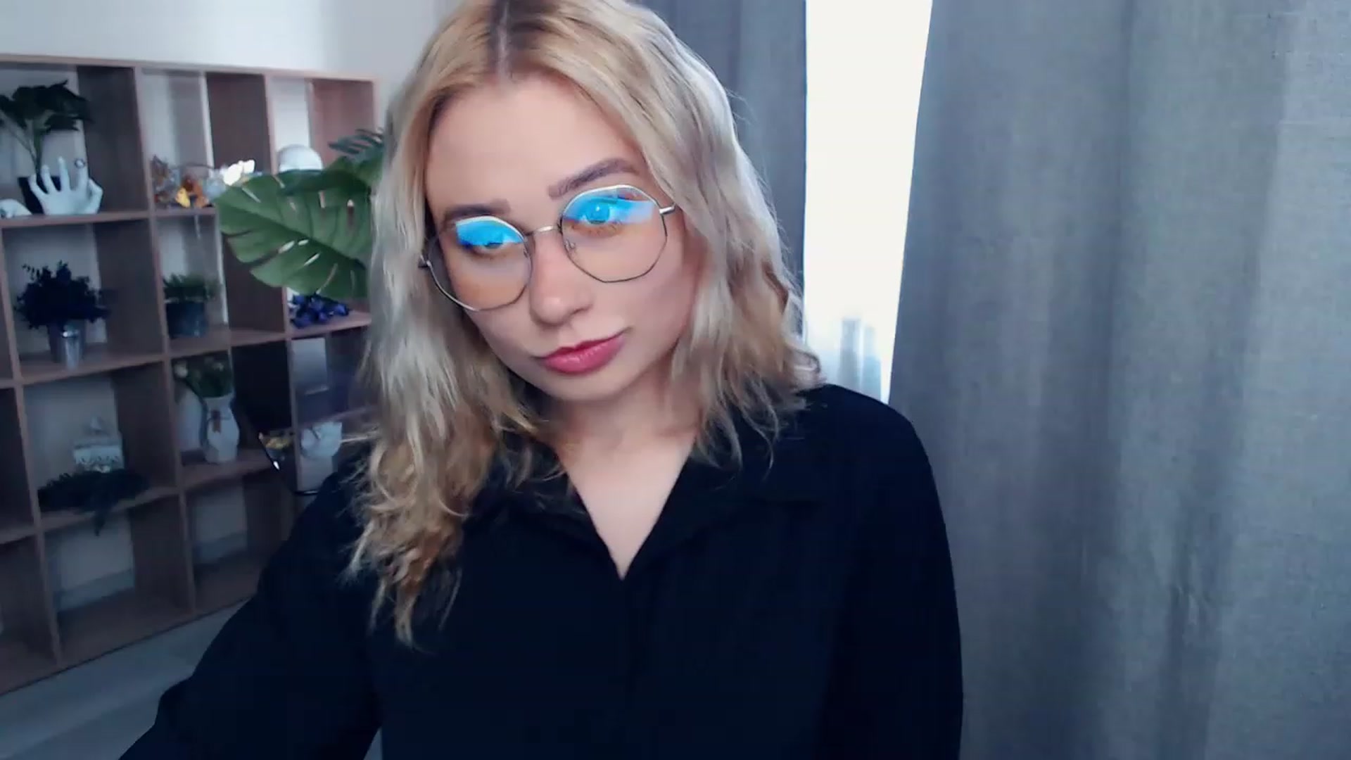 Gallery image thumbnail from Kukla_kolduna's myfreecams stream on, 06/15/2023, 15:11 image 14 of 20