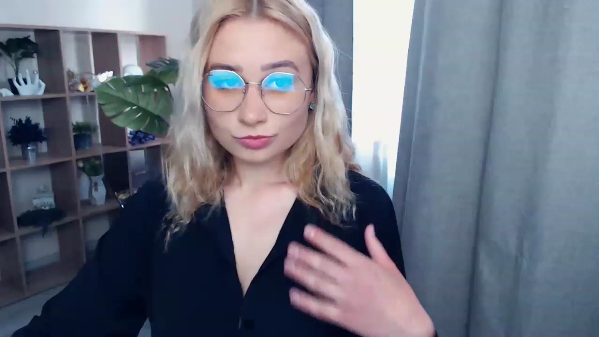 Gallery image thumbnail from Kukla_kolduna's myfreecams stream on, 06/15/2023, 15:11 image 16 of 20