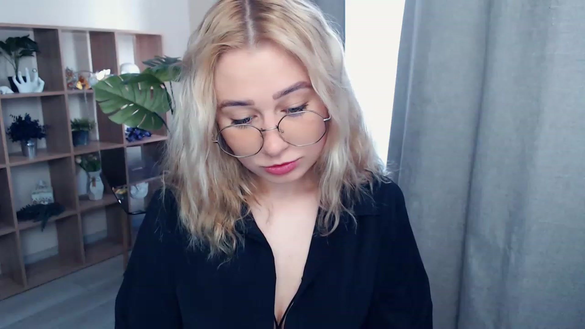 Gallery image thumbnail from Kukla_kolduna's myfreecams stream on, 06/15/2023, 15:11 image 19 of 20