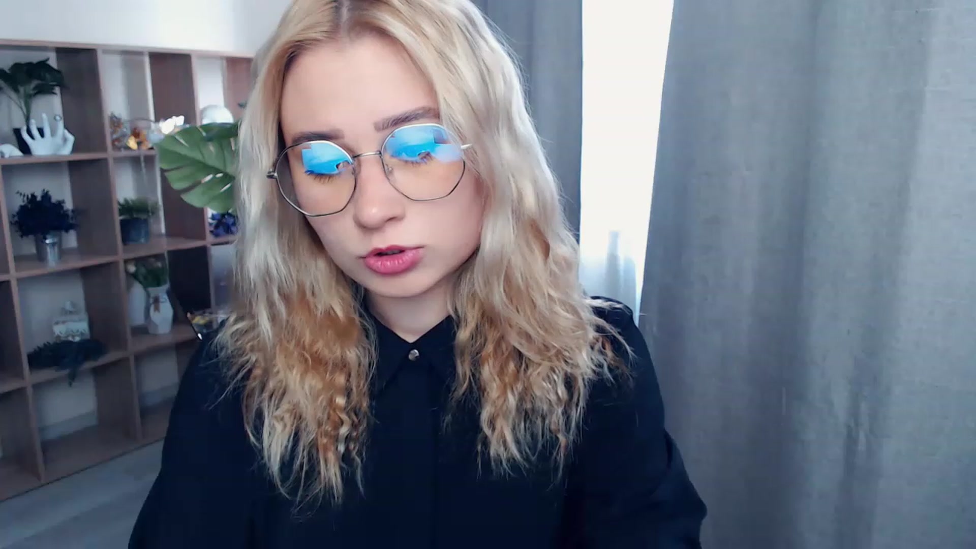 Gallery image thumbnail from Kukla_kolduna's myfreecams stream on, 06/15/2023, 15:11 image 13 of 20