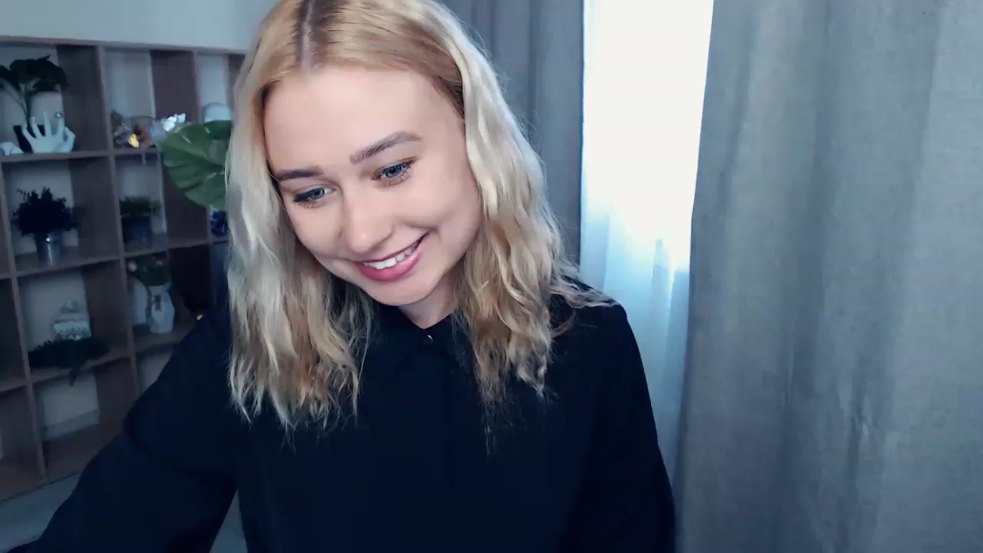 Gallery image thumbnail from Kukla_kolduna's myfreecams stream on, 06/15/2023, 17:07 image 8 of 20