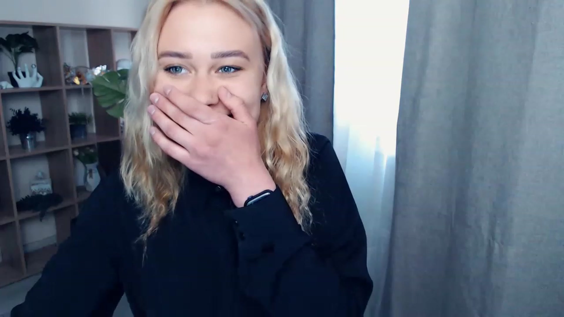 Gallery image thumbnail from Kukla_kolduna's myfreecams stream on, 06/15/2023, 17:07 image 10 of 20