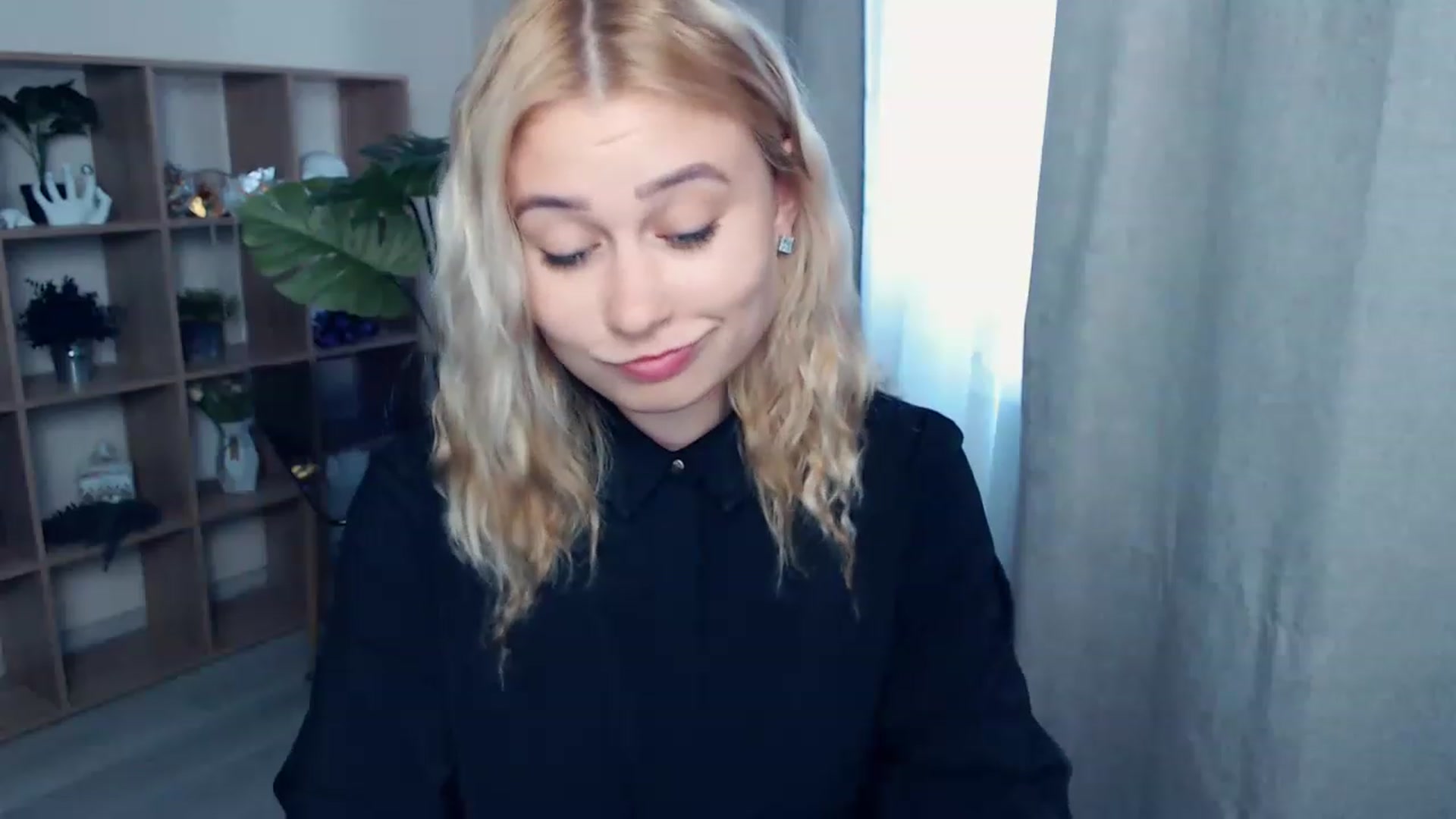 Gallery image thumbnail from Kukla_kolduna's myfreecams stream on, 06/15/2023, 17:07 image 19 of 20