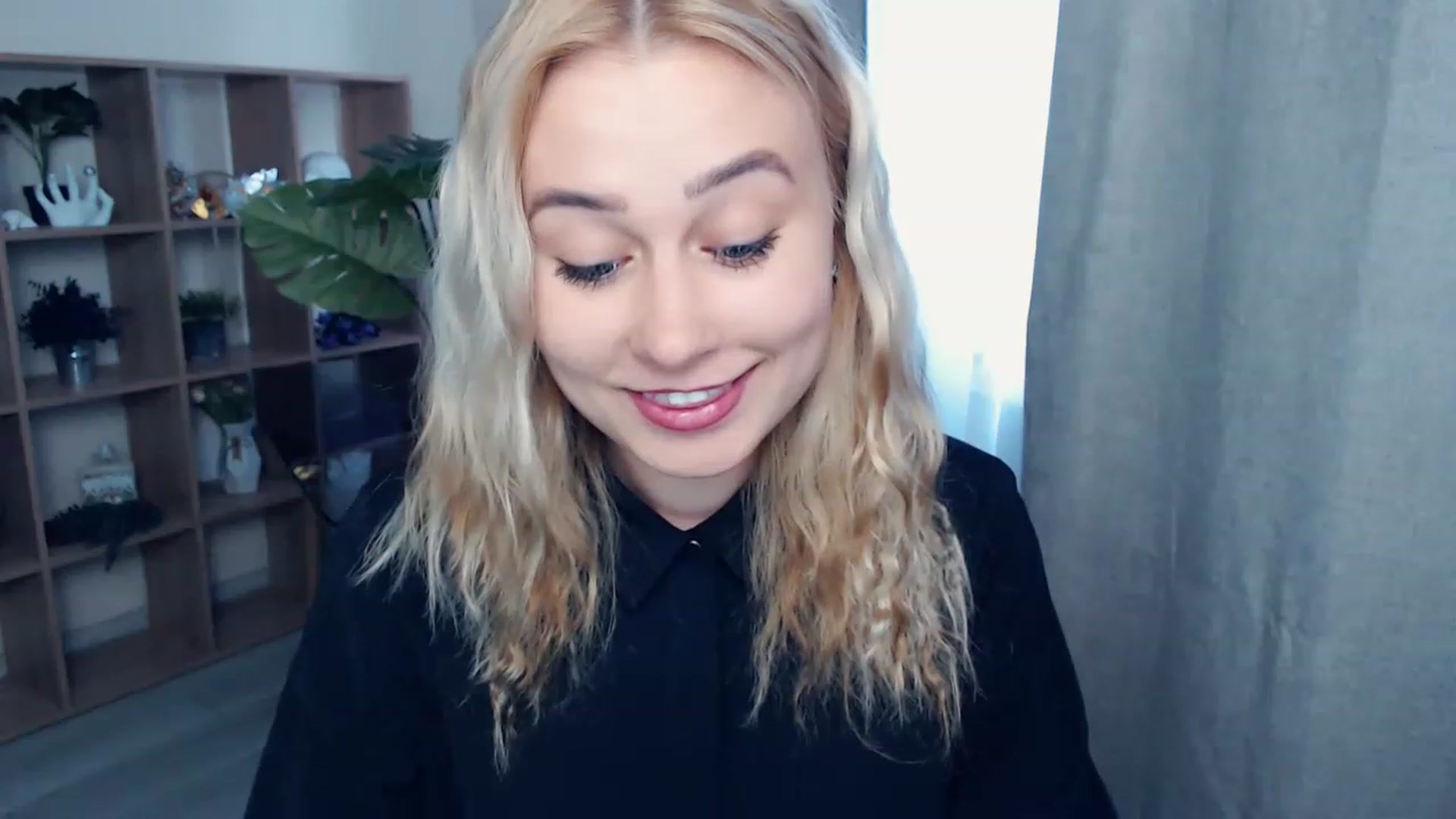 Gallery image thumbnail from Kukla_kolduna's myfreecams stream on, 06/15/2023, 17:07 image 2 of 20