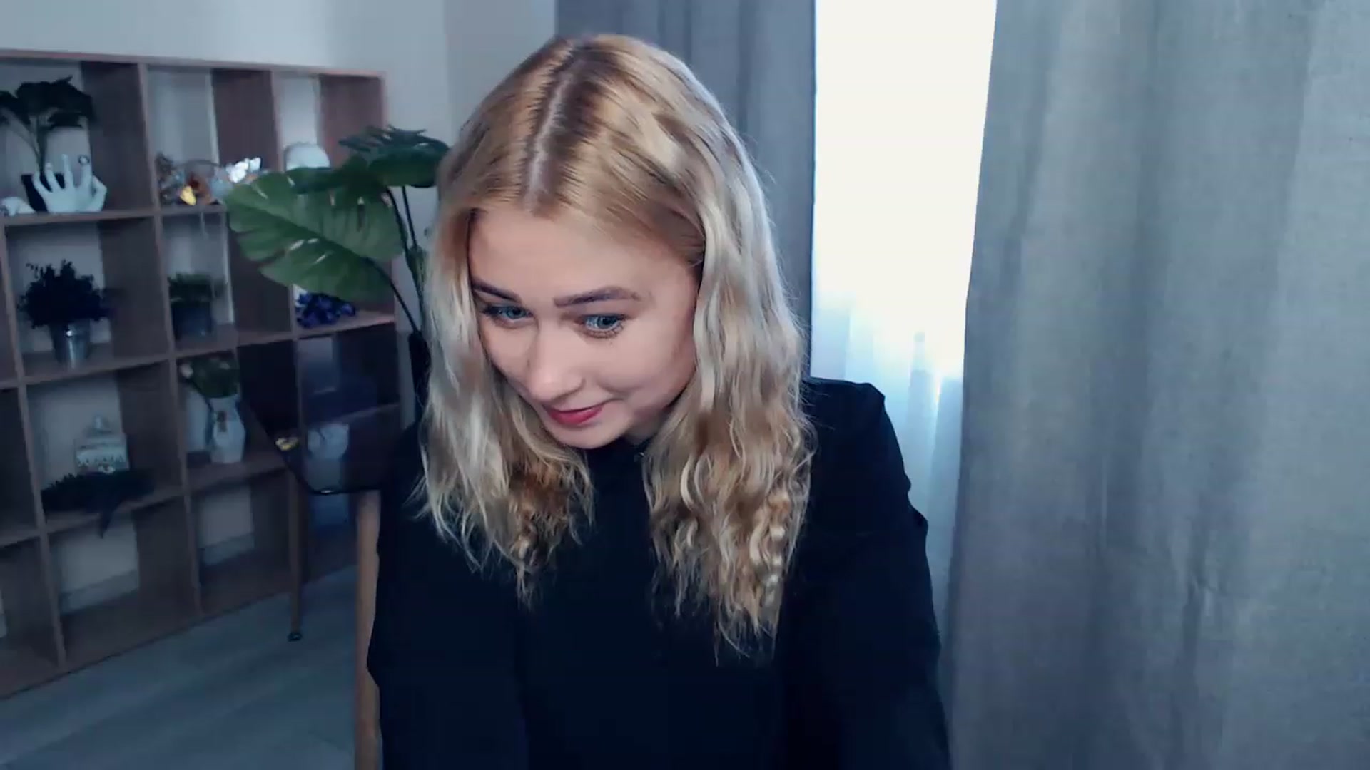 Gallery image thumbnail from Kukla_kolduna's myfreecams stream on, 06/15/2023, 17:07 image 3 of 20