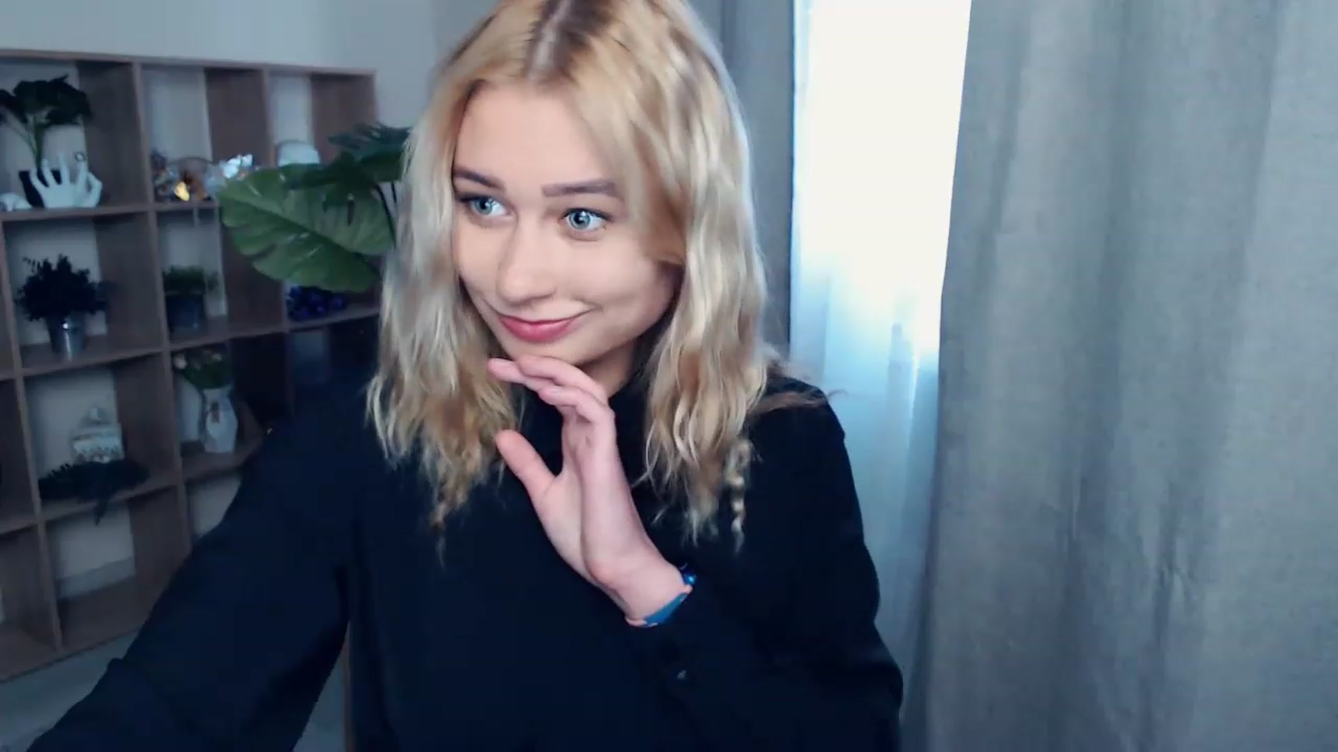 Gallery image thumbnail from Kukla_kolduna's myfreecams stream on, 06/15/2023, 17:07 image 17 of 20