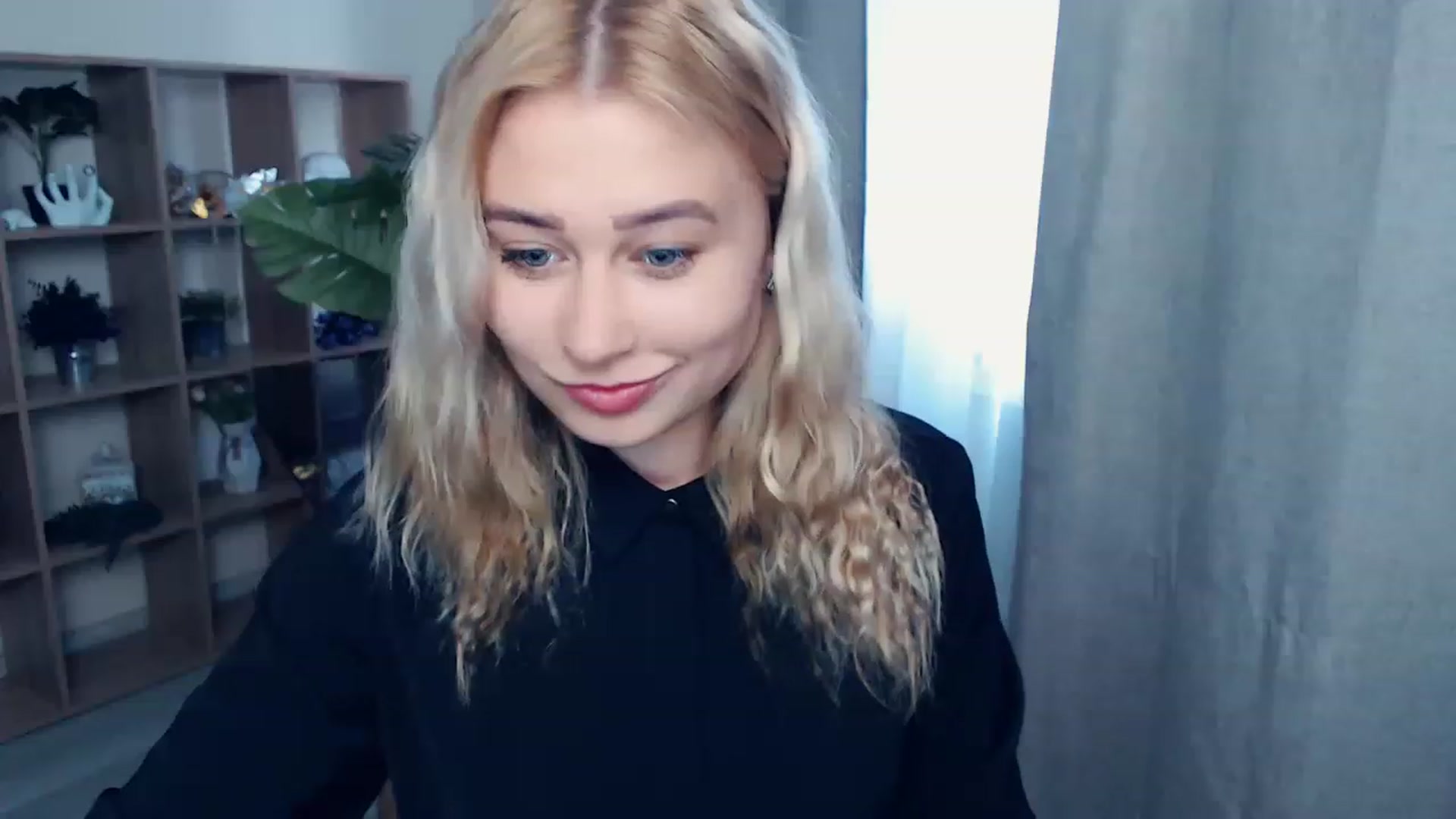 Gallery image thumbnail from Kukla_kolduna's myfreecams stream on, 06/15/2023, 17:07 image 4 of 20