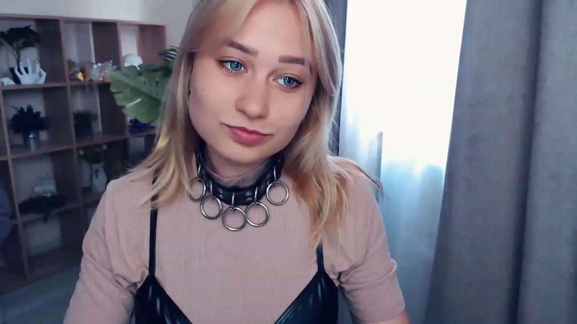 Gallery image thumbnail from Kukla_kolduna's myfreecams stream on, 06/17/2023, 15:19 image 17 of 20