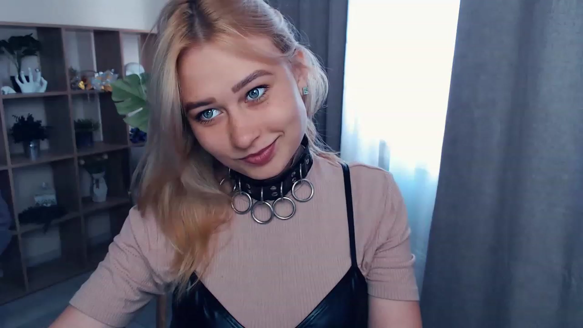 Gallery image thumbnail from Kukla_kolduna's myfreecams stream on, 06/17/2023, 15:19 image 6 of 20