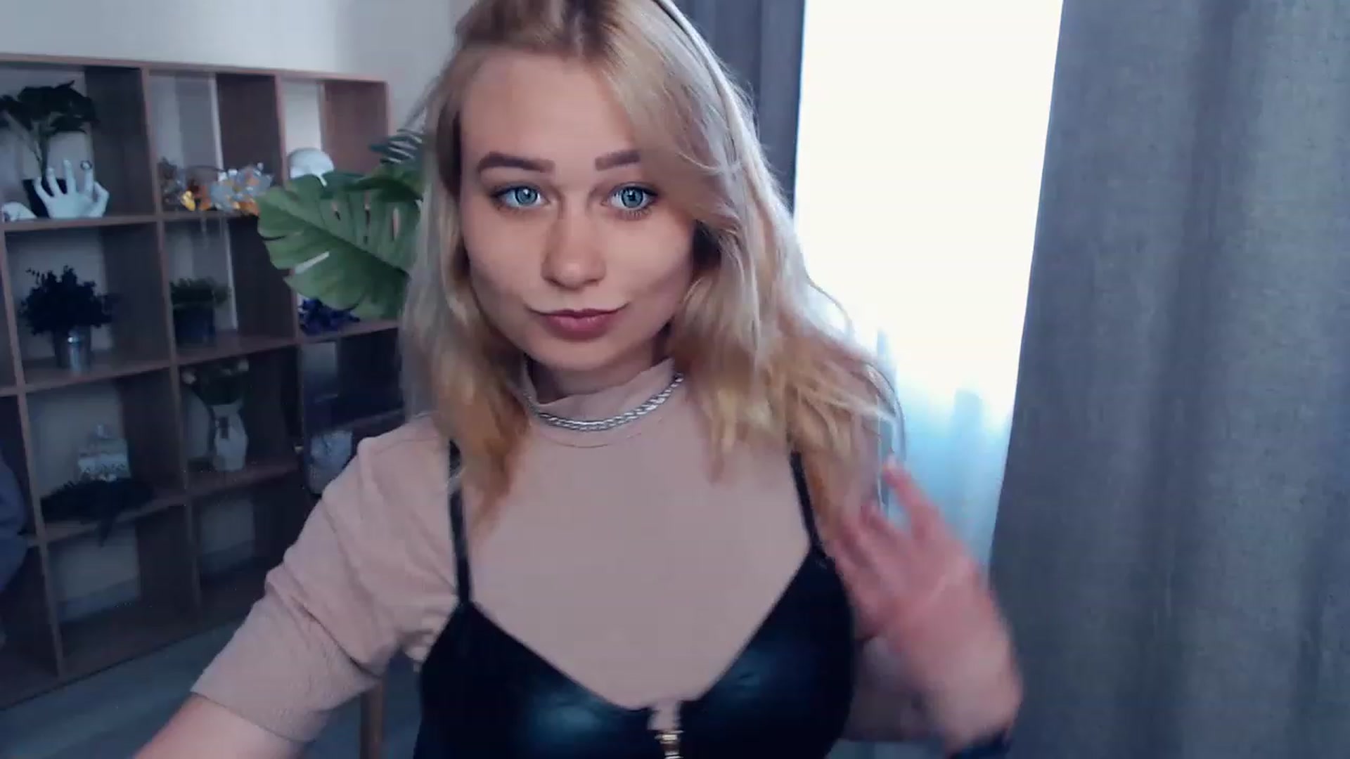 Gallery image thumbnail from Kukla_kolduna's myfreecams stream on, 06/17/2023, 15:19 image 2 of 20