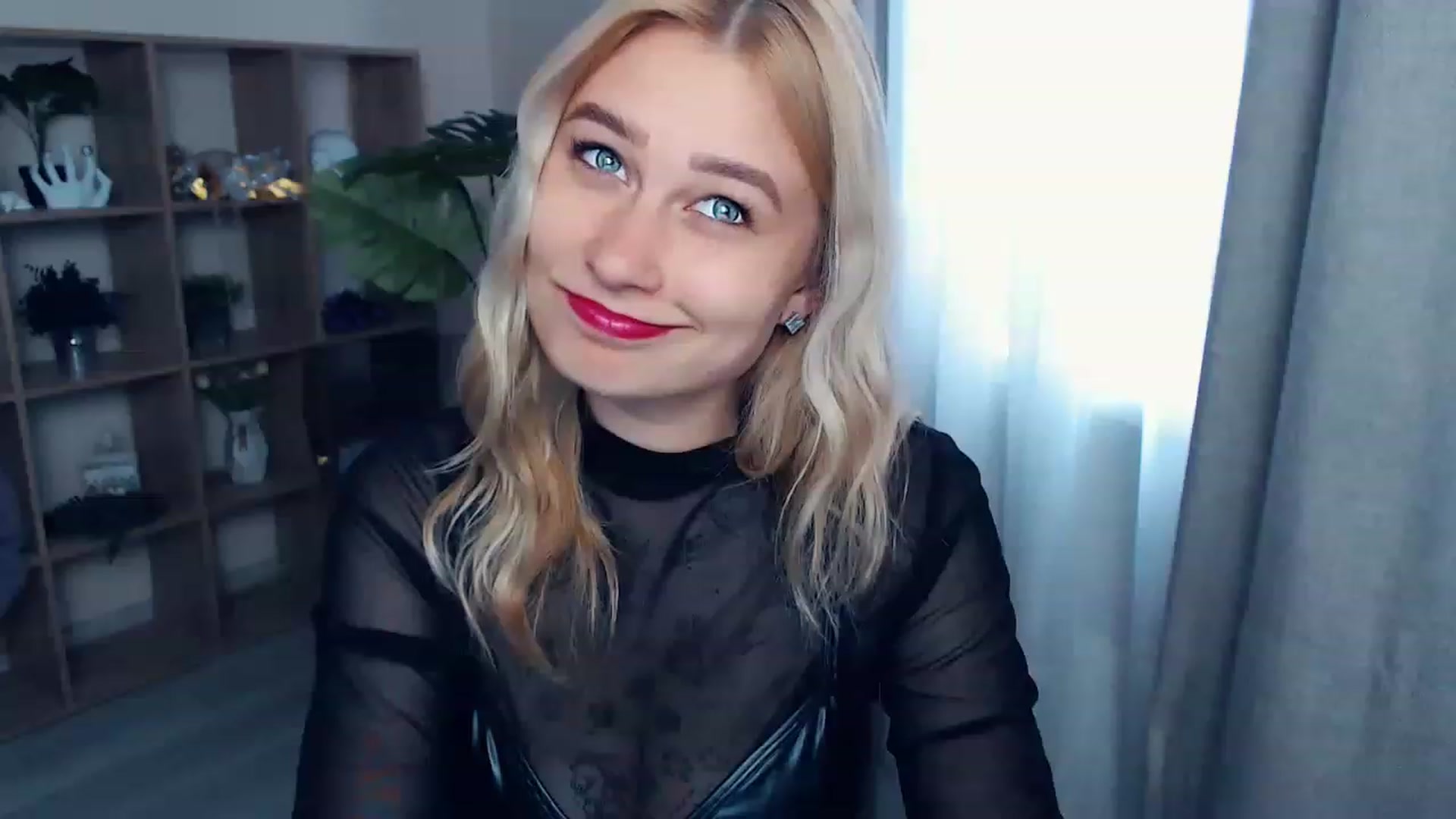 Gallery image thumbnail from Kukla_kolduna's myfreecams stream on, 06/18/2023, 17:31 image 2 of 20