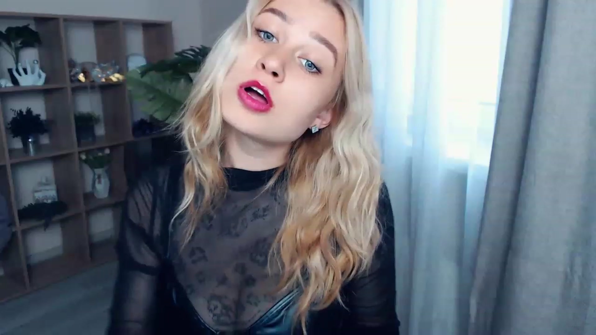 Gallery image thumbnail from Kukla_kolduna's myfreecams stream on, 06/18/2023, 17:53 image 3 of 20