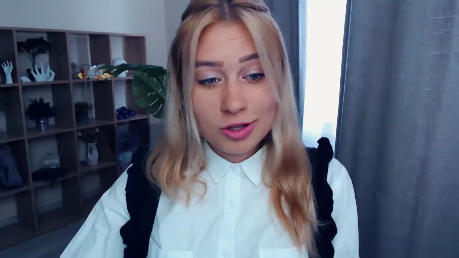 Gallery image thumbnail from Kukla_kolduna's myfreecams stream on, 06/26/2023, 11:24 image 5 of 20