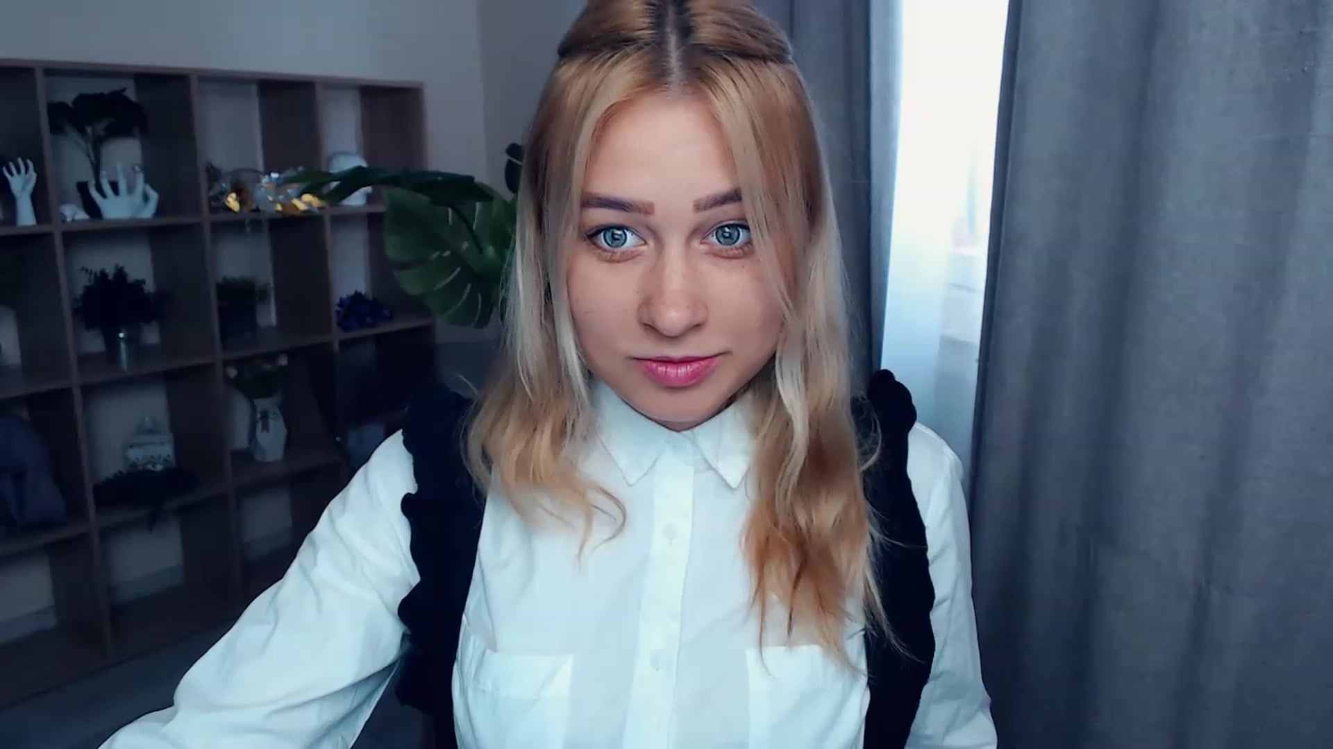 Gallery image thumbnail from Kukla_kolduna's myfreecams stream on, 06/26/2023, 11:24 image 1 of 20