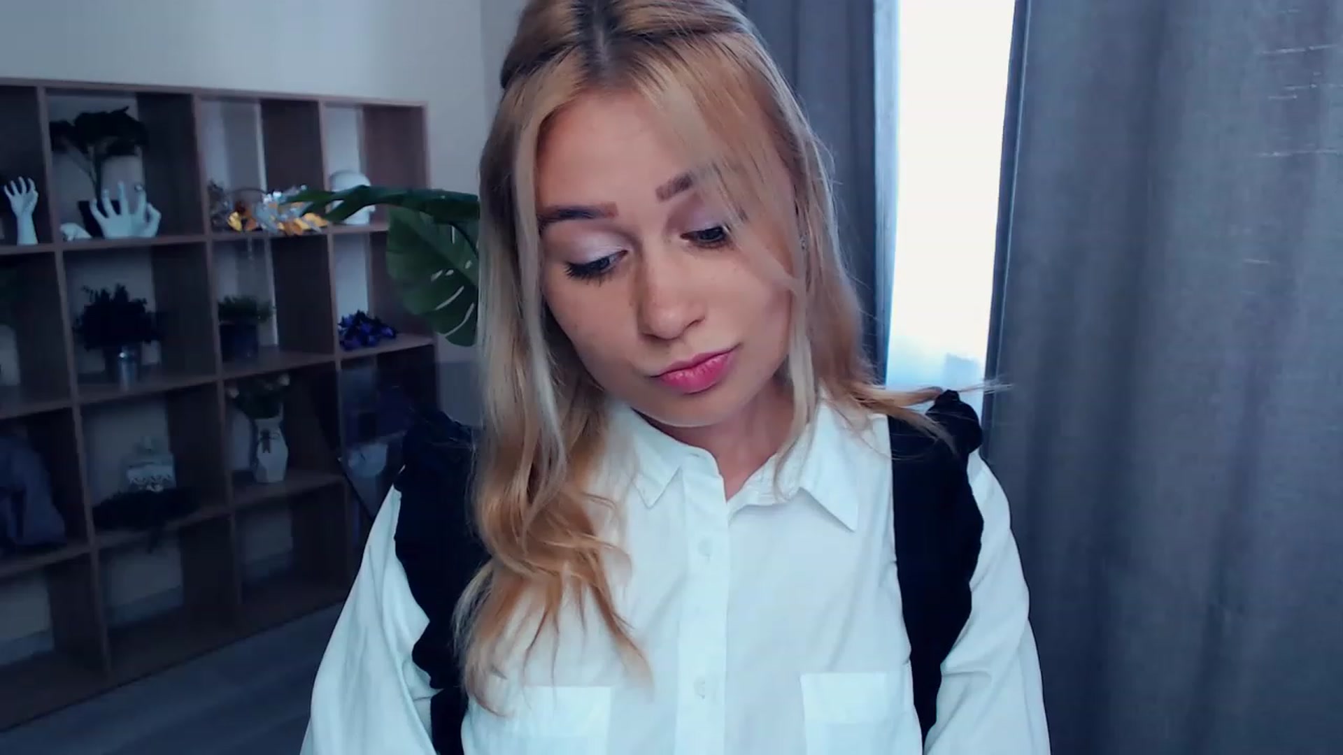 Gallery image thumbnail from Kukla_kolduna's myfreecams stream on, 06/26/2023, 11:24 image 11 of 20