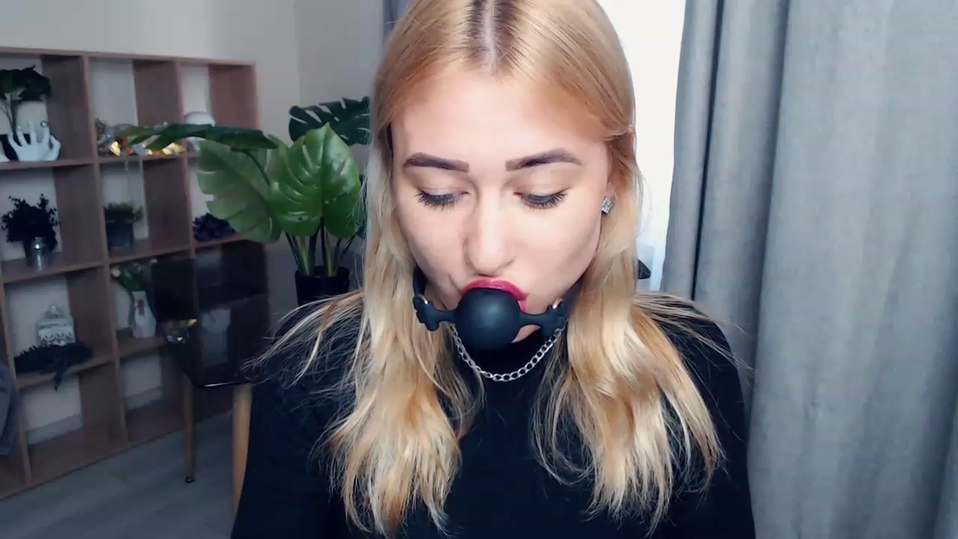 Gallery image thumbnail from Kukla_kolduna's myfreecams stream on, 06/29/2023, 17:01 image 7 of 20