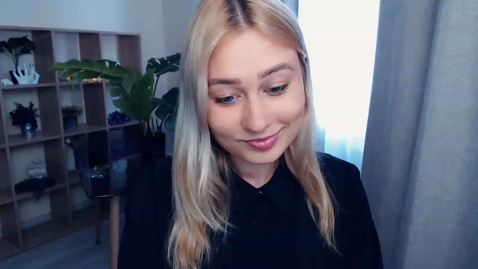 Gallery image thumbnail from Kukla_kolduna's myfreecams stream on, 07/03/2023, 14:03 image 7 of 20