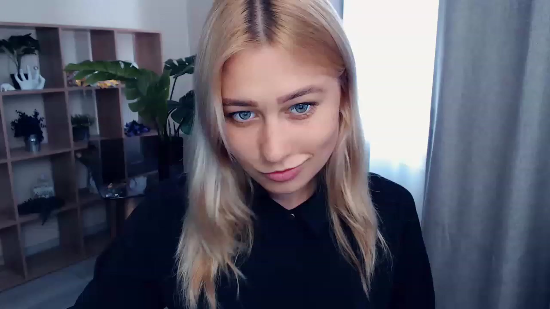 Gallery image thumbnail from Kukla_kolduna's myfreecams stream on, 07/03/2023, 14:03 image 18 of 20