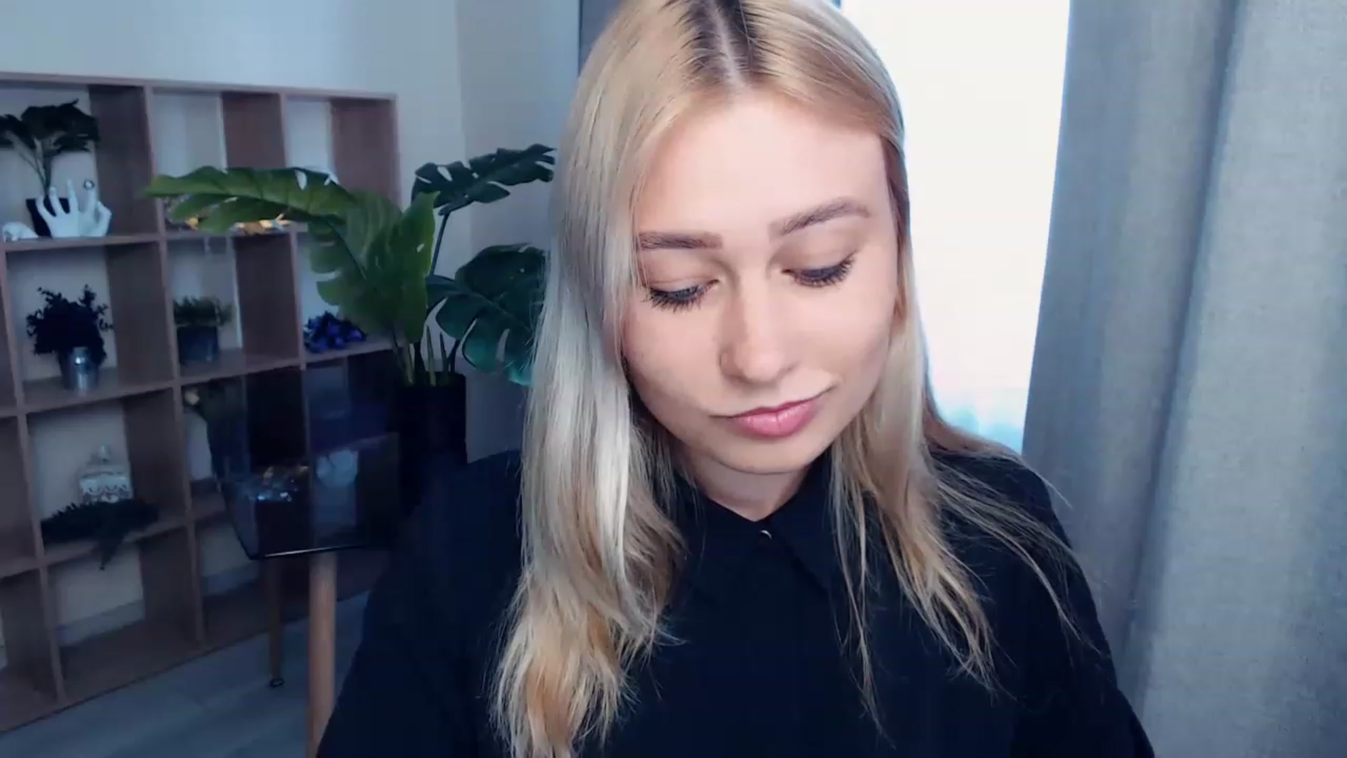 Gallery image thumbnail from Kukla_kolduna's myfreecams stream on, 07/03/2023, 14:03 image 5 of 20