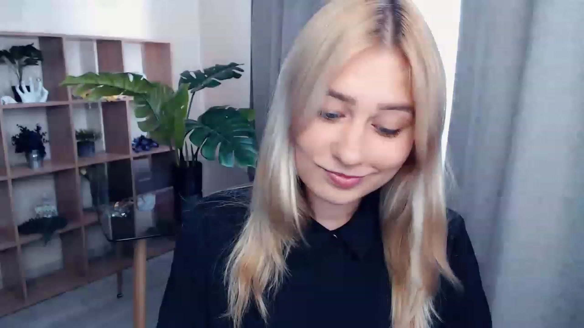 Gallery image thumbnail from Kukla_kolduna's myfreecams stream on, 07/03/2023, 14:03 image 3 of 20