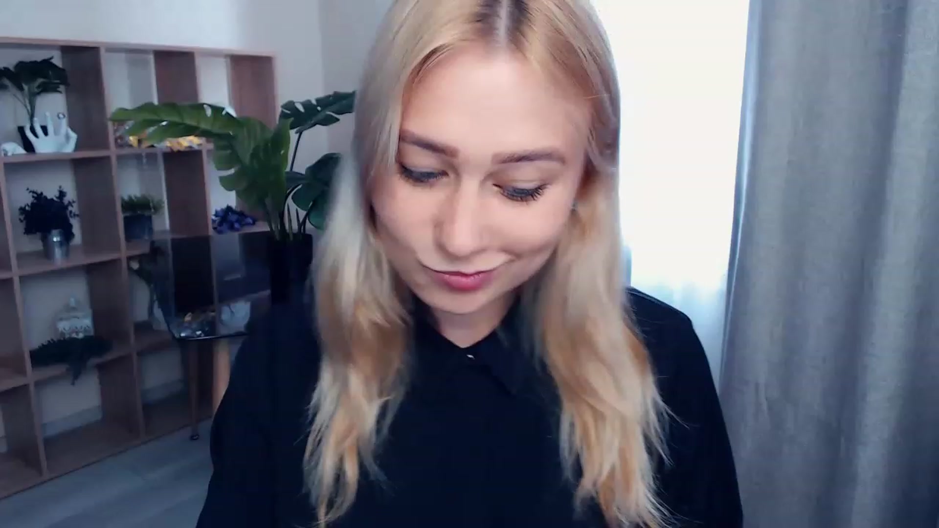 Gallery image thumbnail from Kukla_kolduna's myfreecams stream on, 07/03/2023, 14:03 image 16 of 20