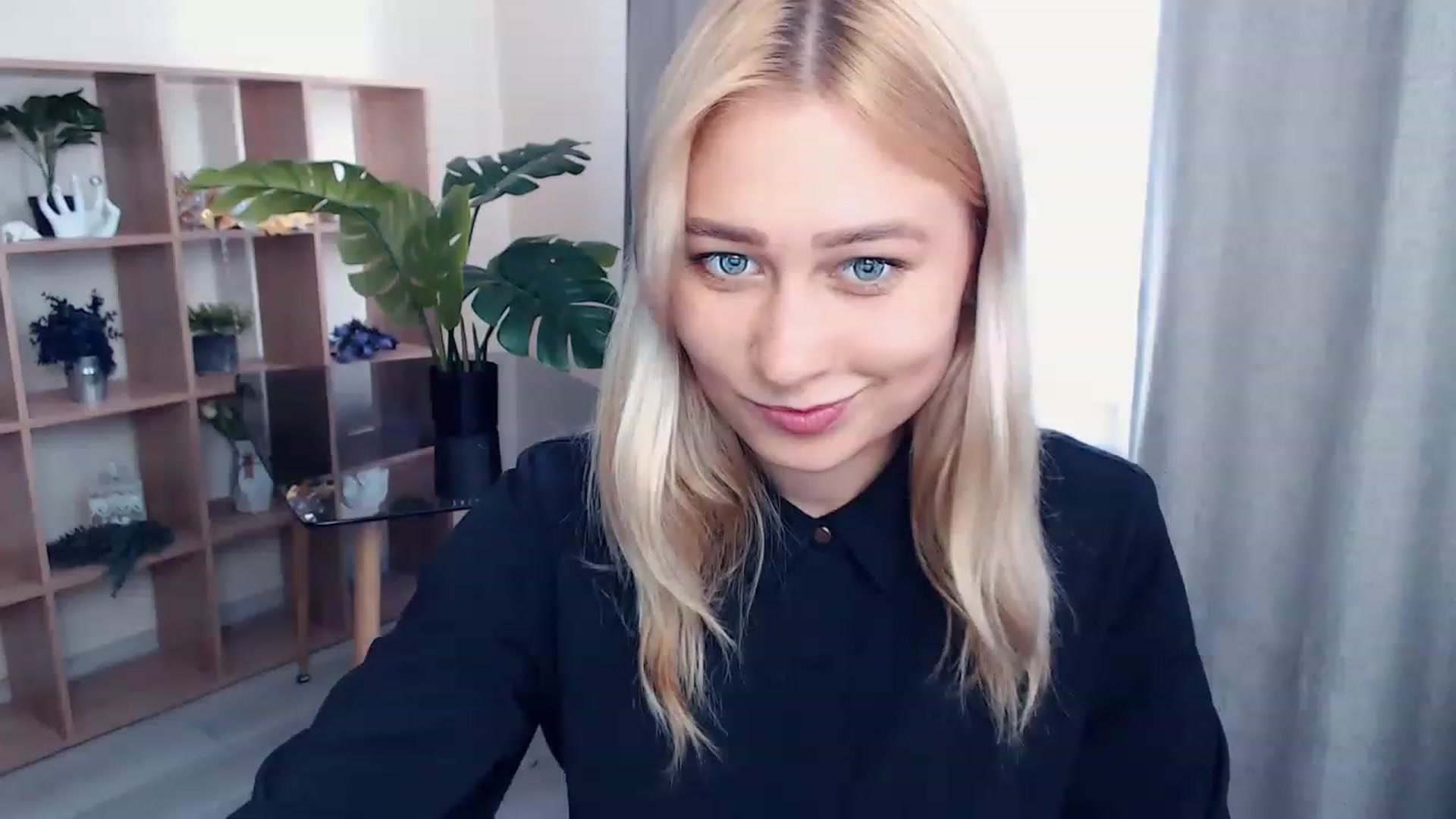 Gallery image thumbnail from Kukla_kolduna's myfreecams stream on, 07/03/2023, 15:15 image 8 of 20