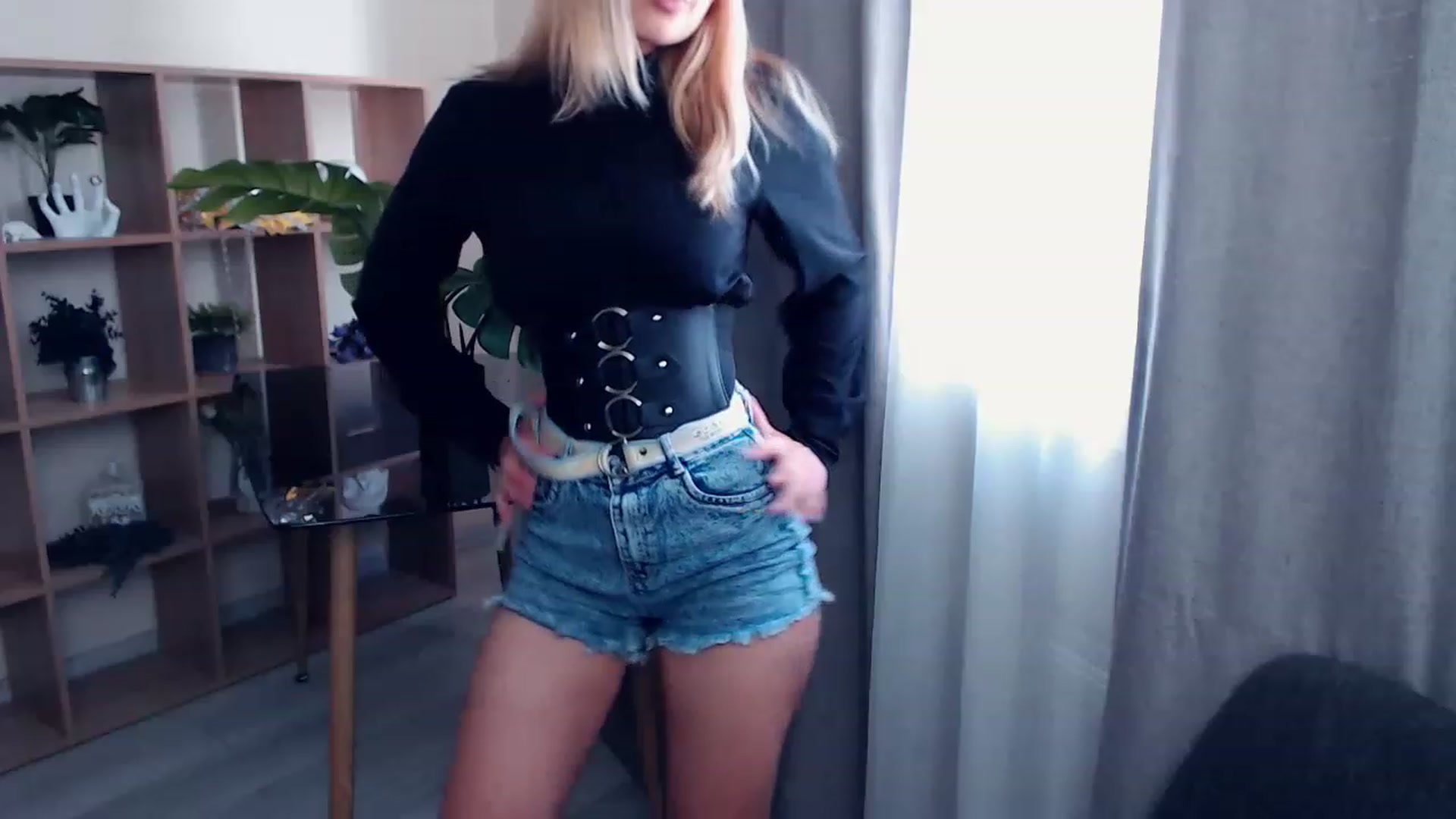 Gallery image thumbnail from Kukla_kolduna's myfreecams stream on, 07/03/2023, 15:15 image 4 of 20