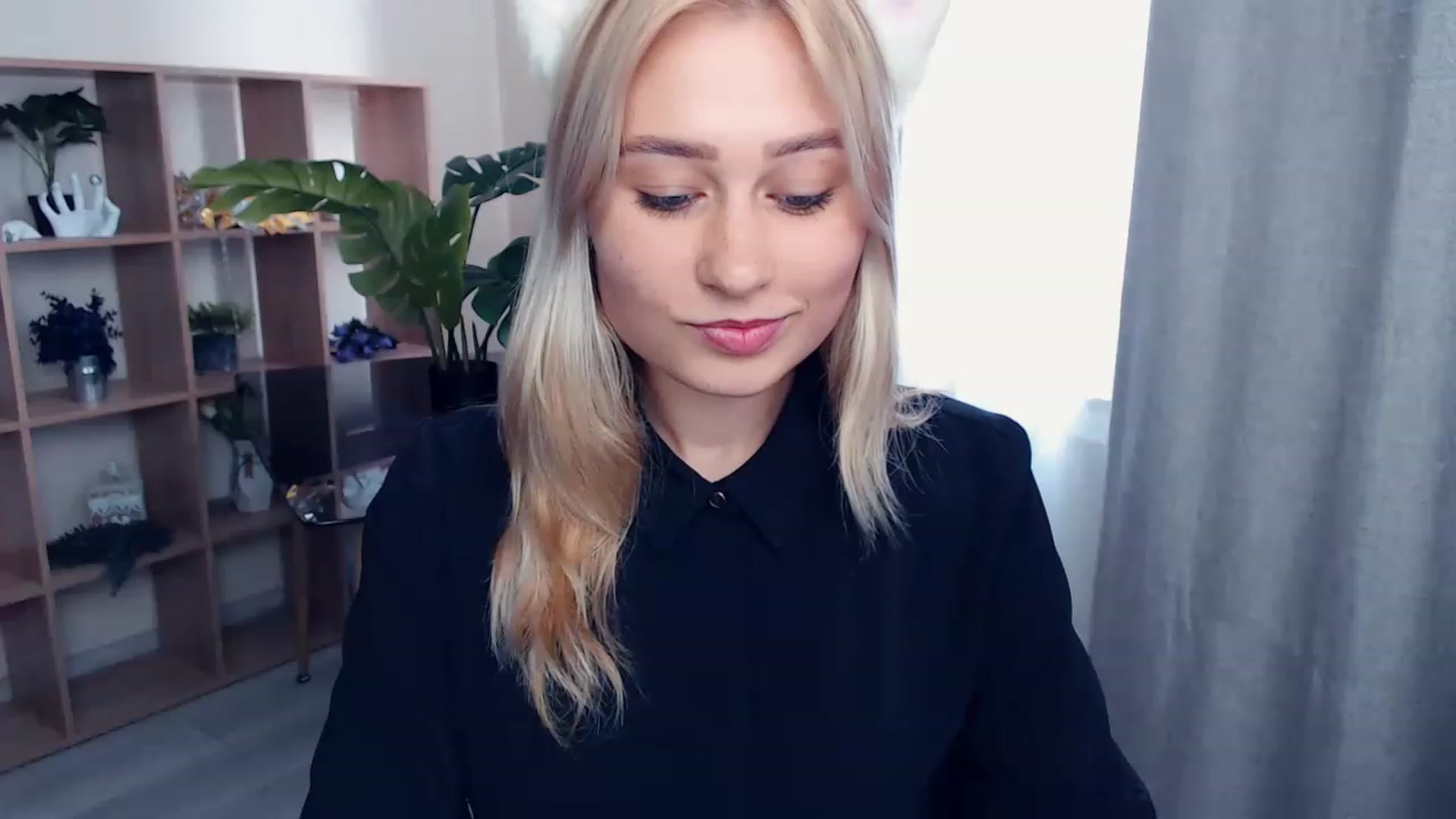 Gallery image thumbnail from Kukla_kolduna's myfreecams stream on, 07/03/2023, 15:15 image 18 of 20