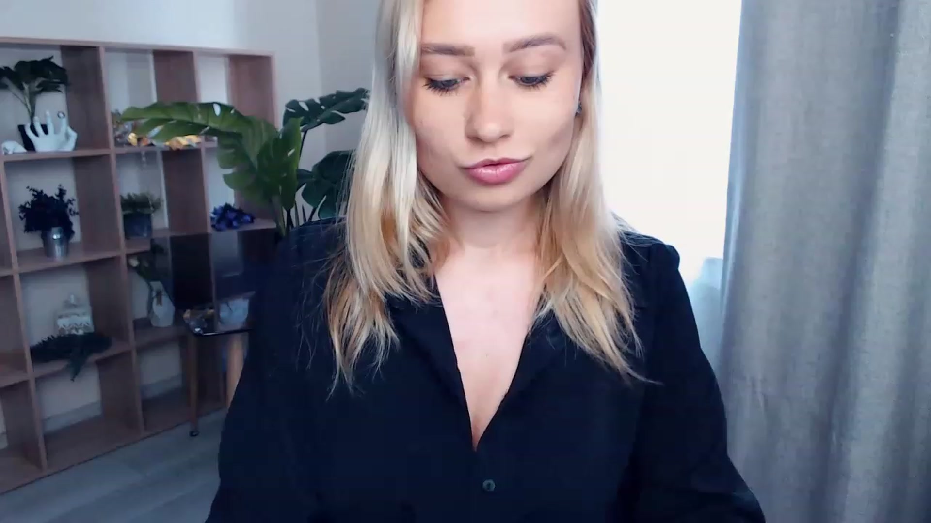 Gallery image thumbnail from Kukla_kolduna's myfreecams stream on, 07/03/2023, 15:15 image 10 of 20