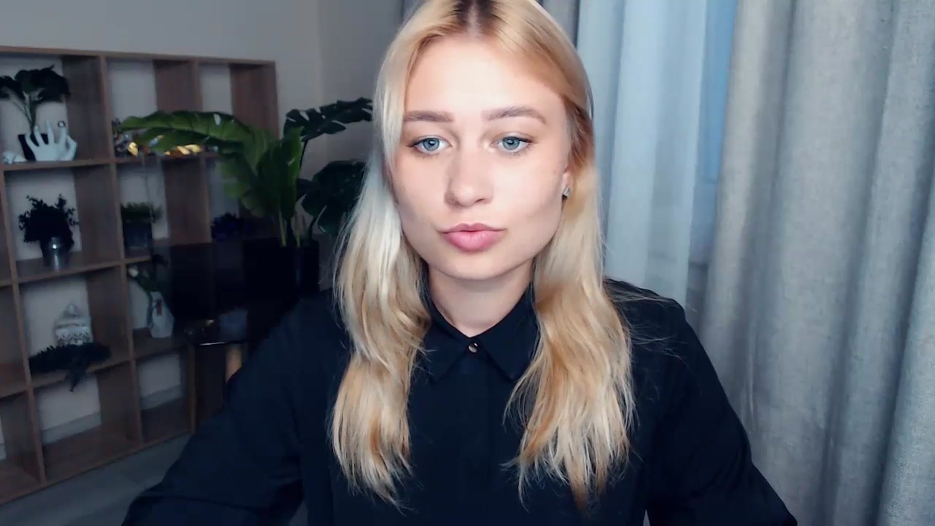 Gallery image thumbnail from Kukla_kolduna's myfreecams stream on, 07/03/2023, 18:35 image 17 of 20