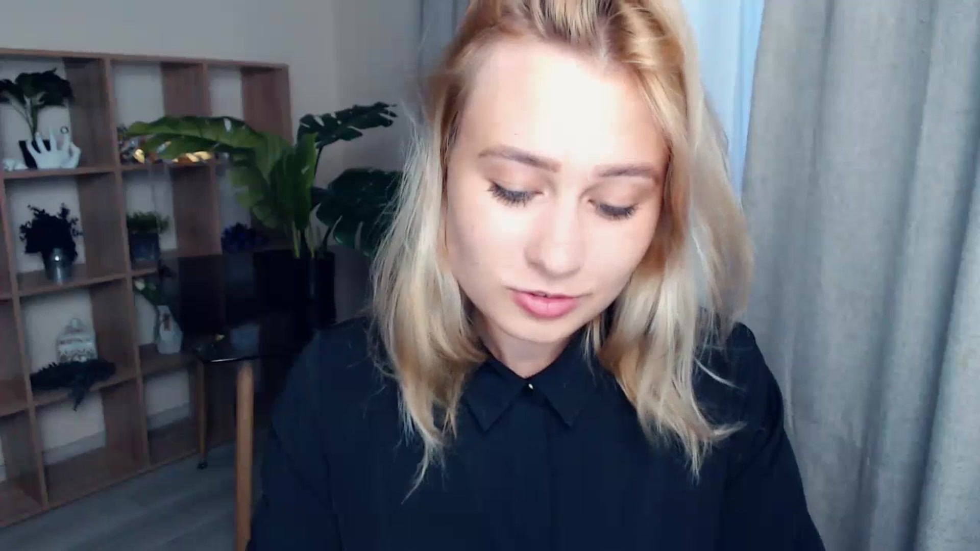 Gallery image thumbnail from Kukla_kolduna's myfreecams stream on, 07/03/2023, 18:35 image 12 of 20