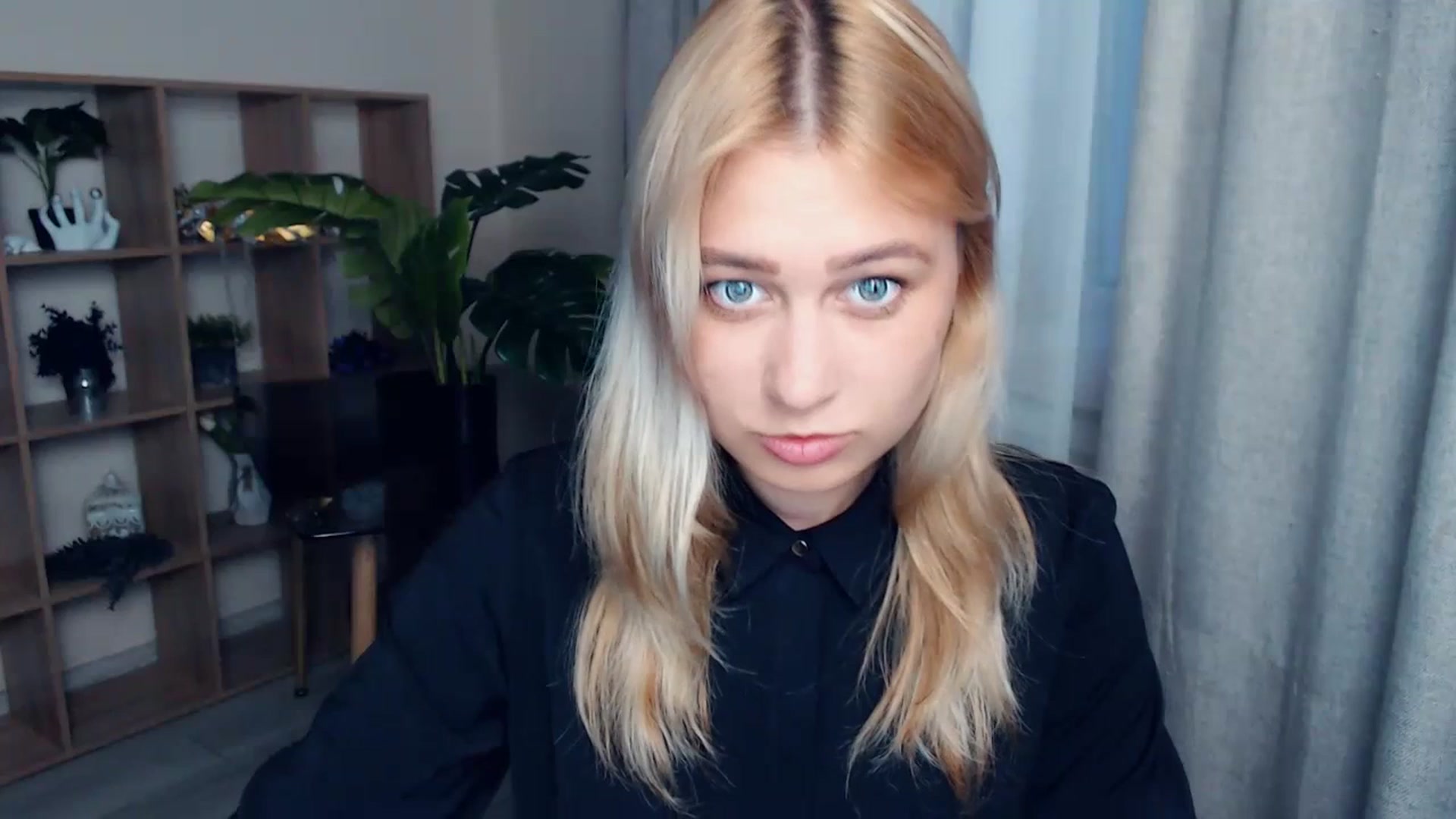 Gallery image thumbnail from Kukla_kolduna's myfreecams stream on, 07/03/2023, 18:35 image 18 of 20