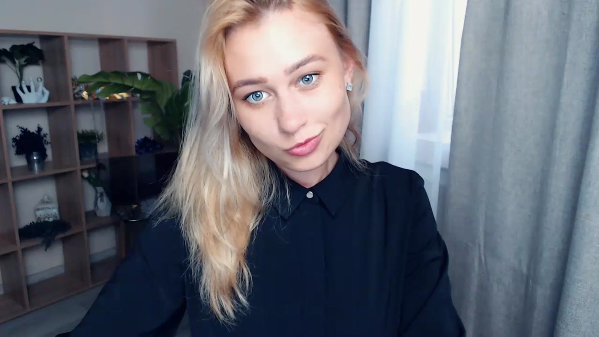 Gallery image thumbnail from Kukla_kolduna's myfreecams stream on, 07/03/2023, 18:35 image 8 of 20
